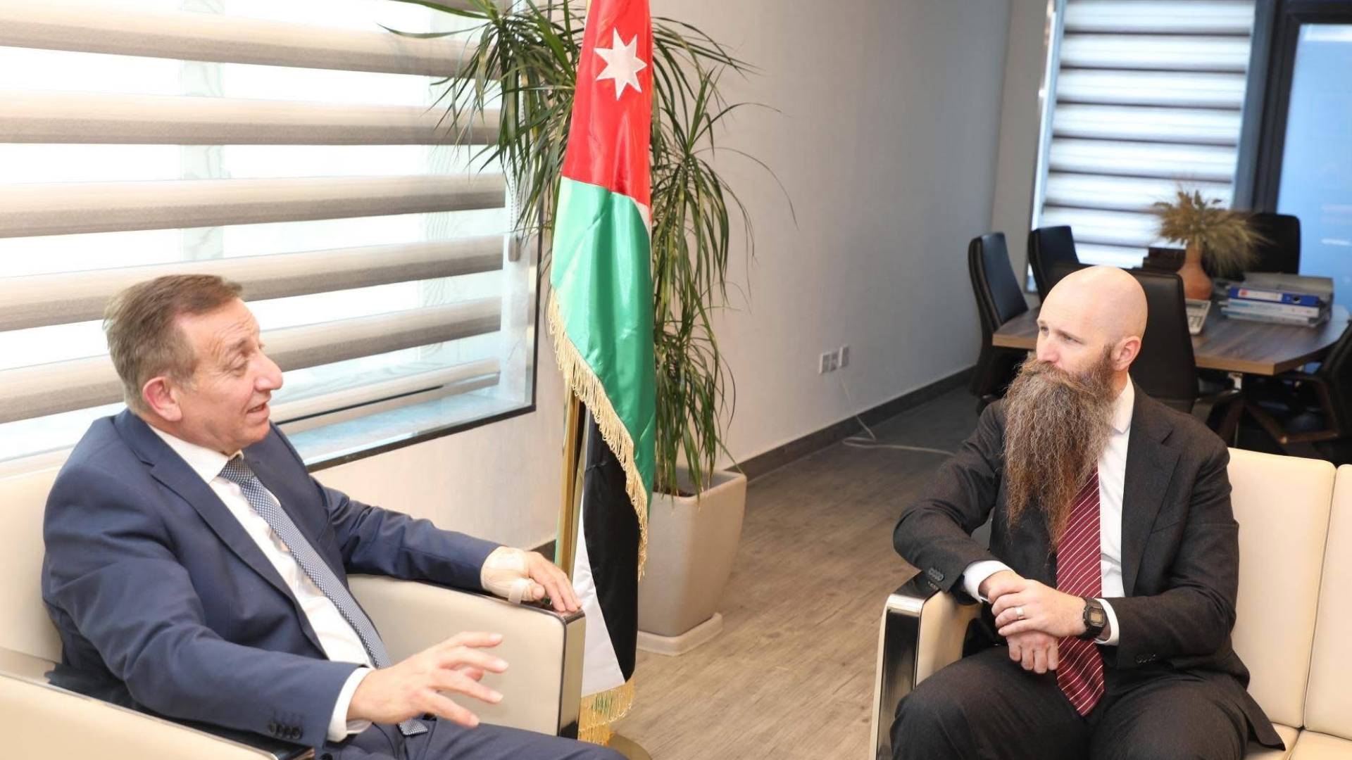 وزير الزراعة يبحث مع السفير الأمريكي تعزيز الشراكة وزيادة الصادرات