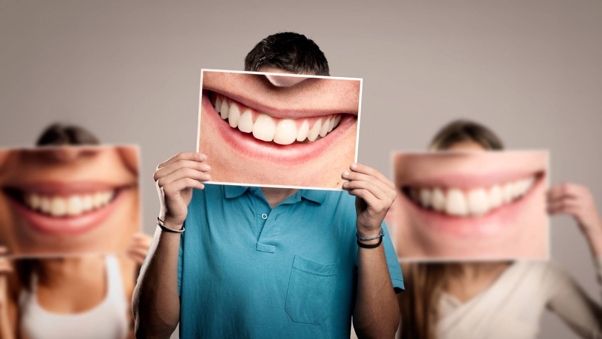 صورة تعبيرية لأشخاص سعداء