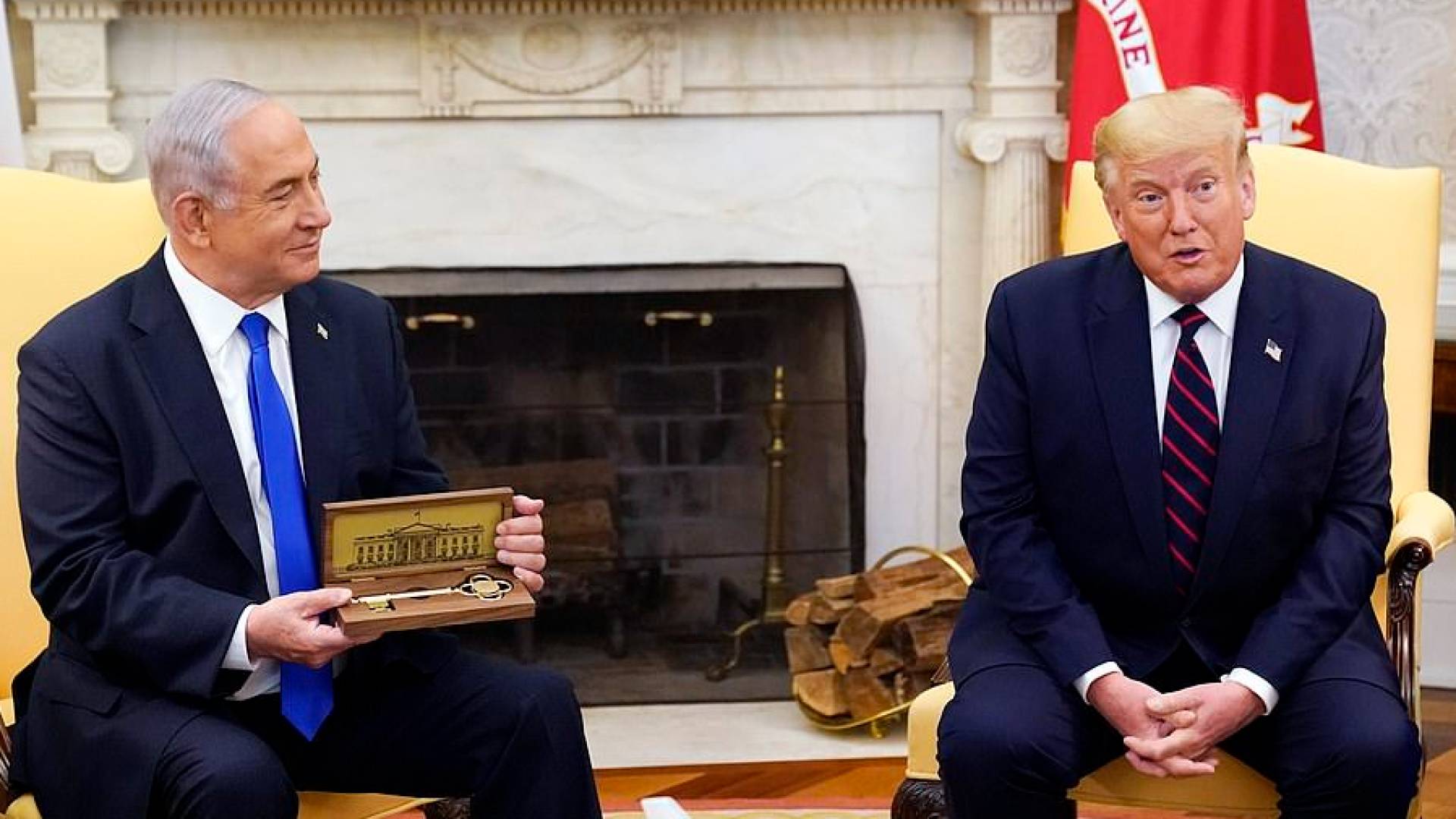 رئيس وزراء الاحتلال بنيامين نتنياهو والرئيس الأمريكي دونالد ترمب