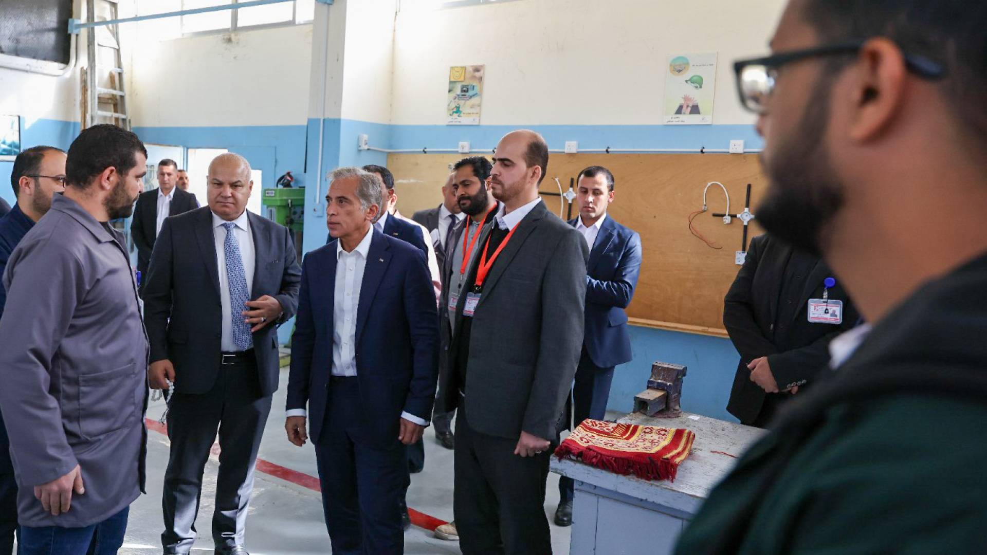 رئيس الوزراء يتابع مشروعات سابقة ويتفقد مواقع جديدة في الزرقاء لتعزيز الخدمات