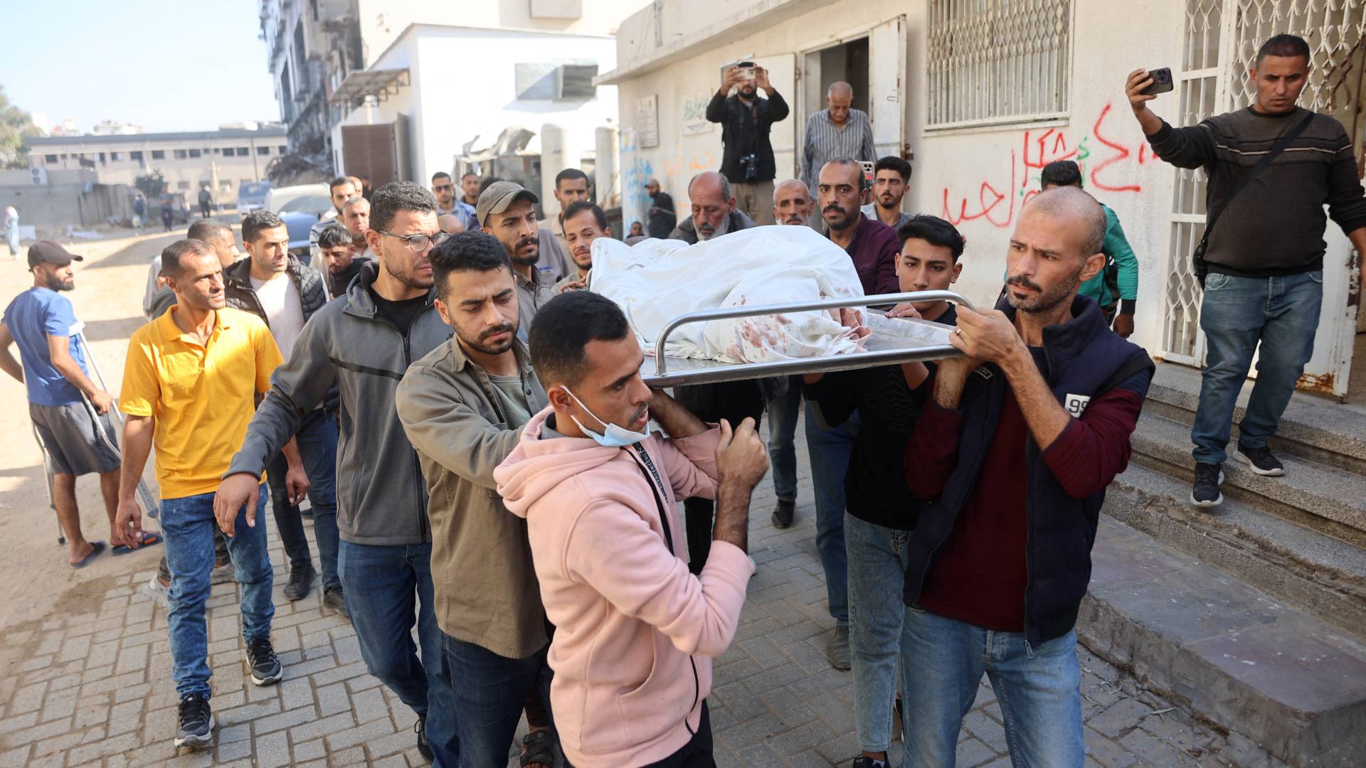تشييع جثمان شهيد في غزة