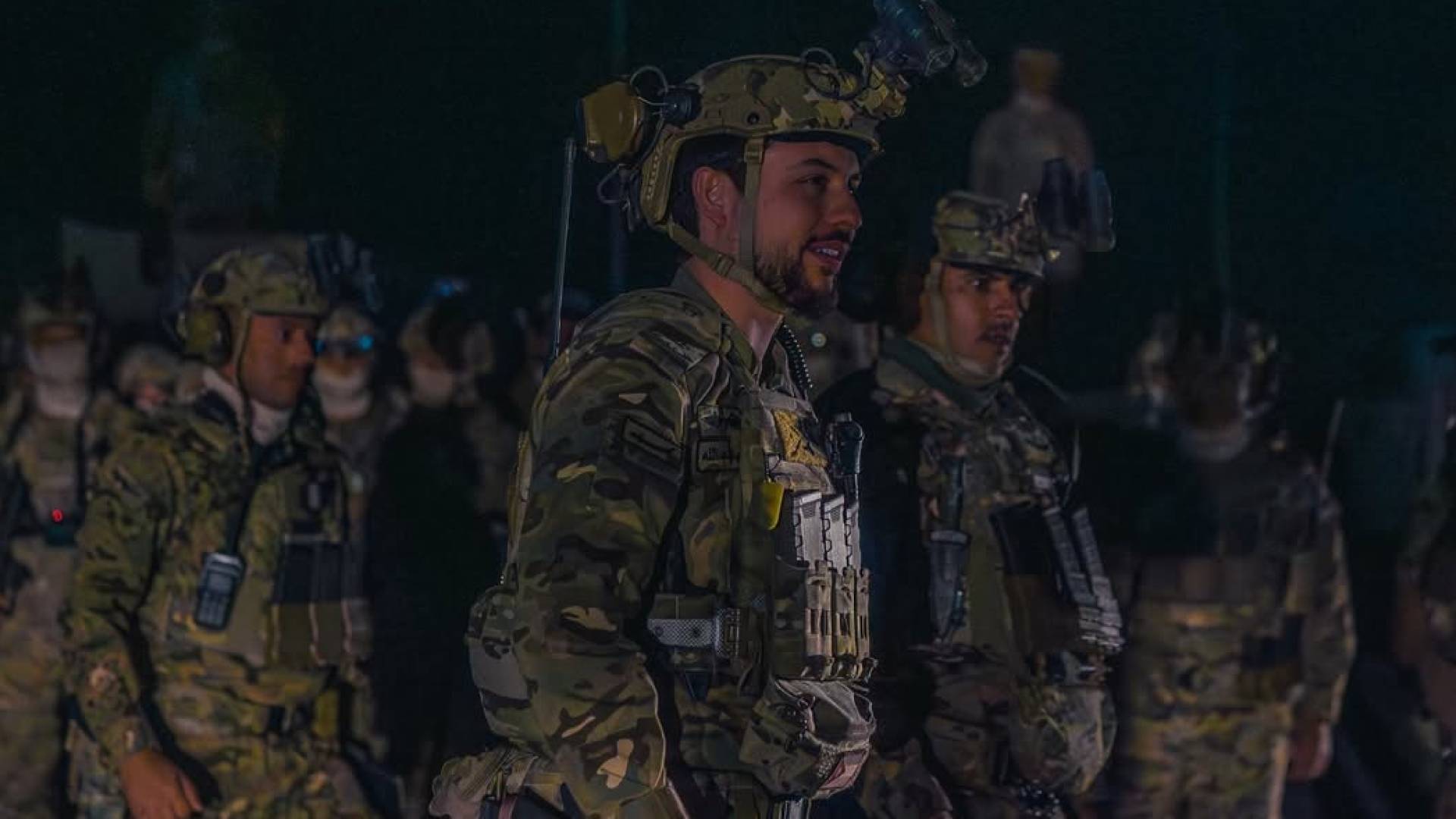 ولي العهد أثناء تمرين اسود الهواشم