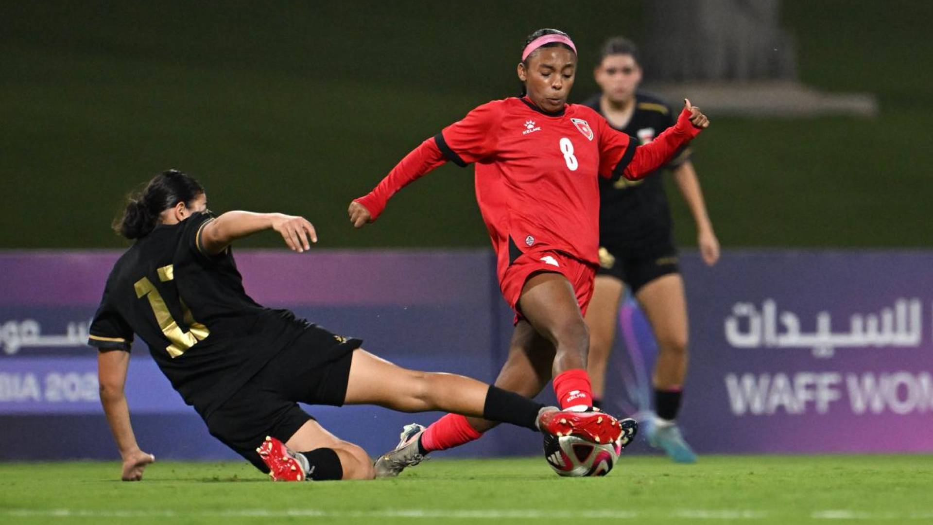 لاعبة المنتخب الوطني إيناس الجماعين من المباراة