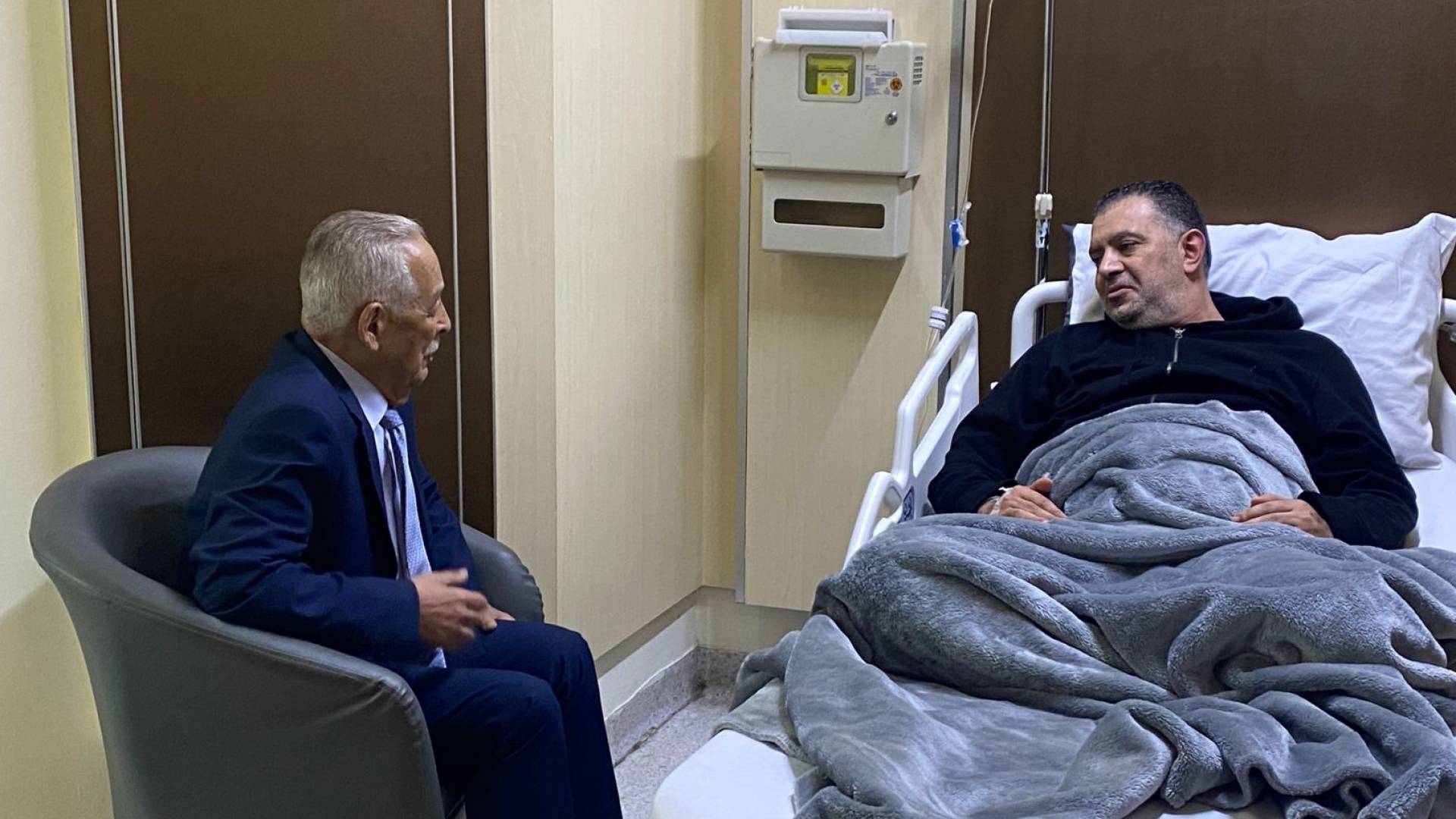 الوزير السابق نضال البطاينة و رئيس الديوان الملكي يوسف حسن العيسوي