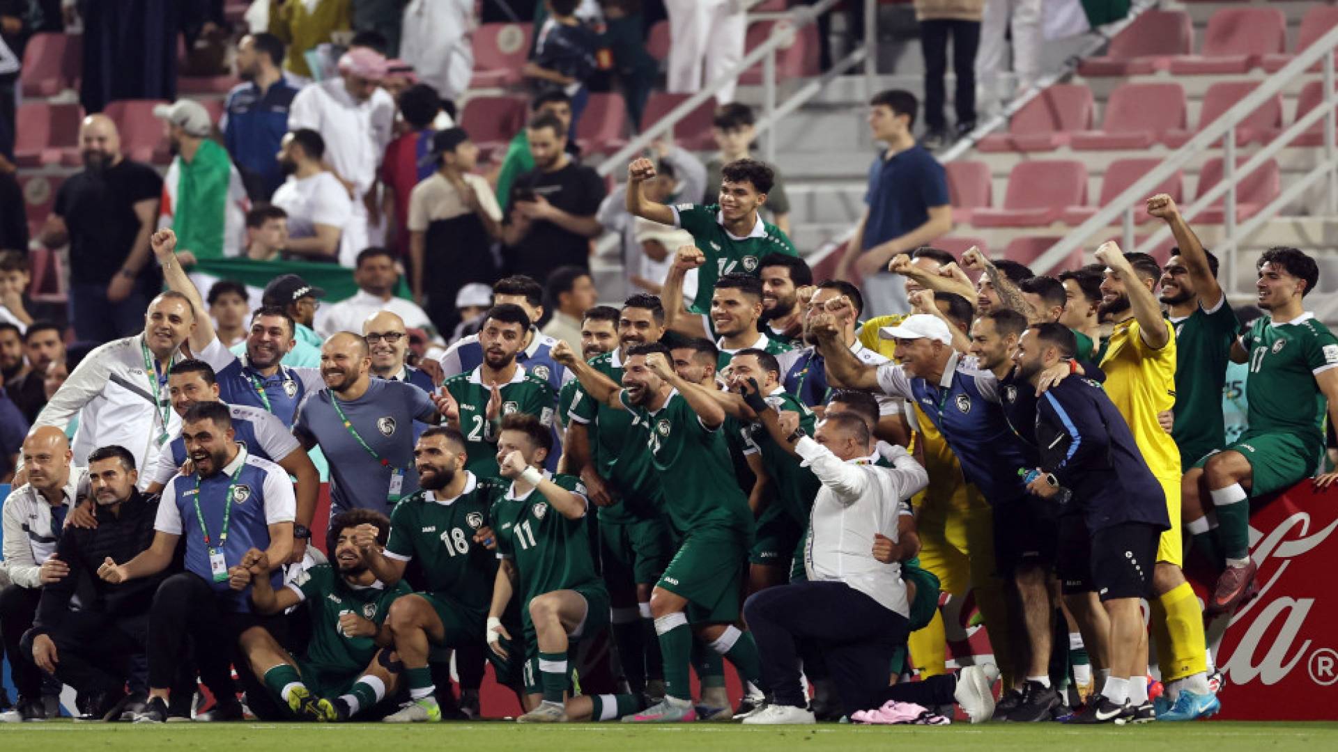 لاعبو منتخب سوريا يحتفلون بالتأهل