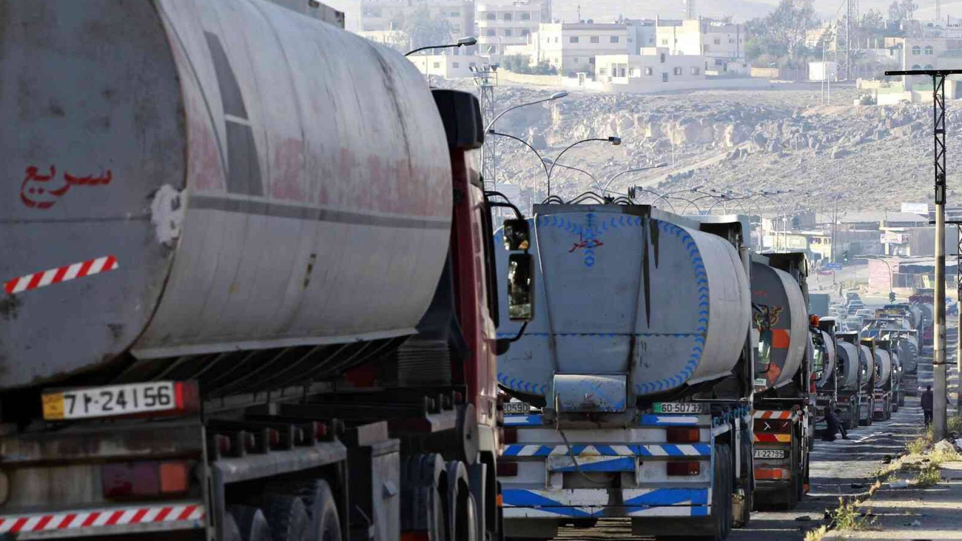 صهاريج بترول - أرشيفية