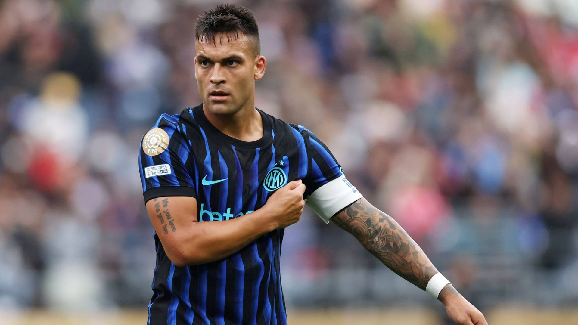 المهاجم الأرجنتيني لاوتارو مارتينيز