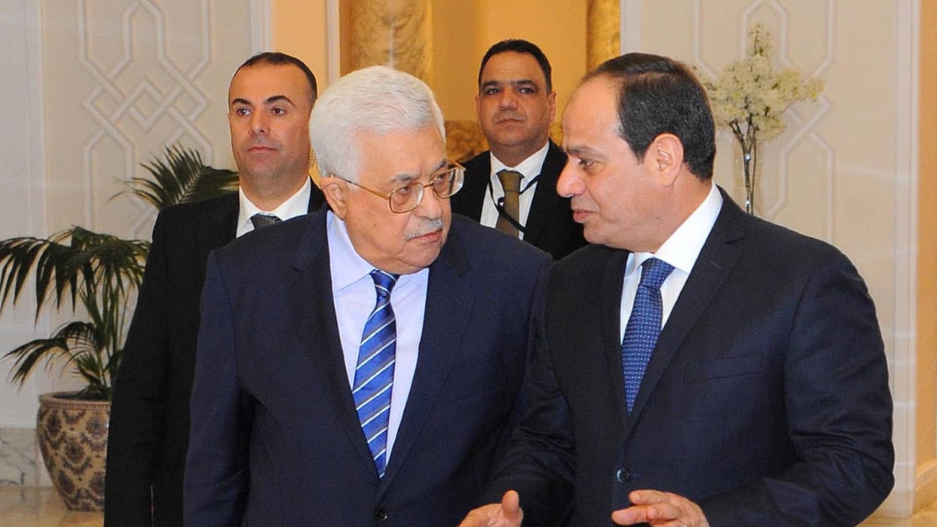 الرئيس المصري عبدالفتاح السيسي والرئيس الفلسطيني محمود عباس