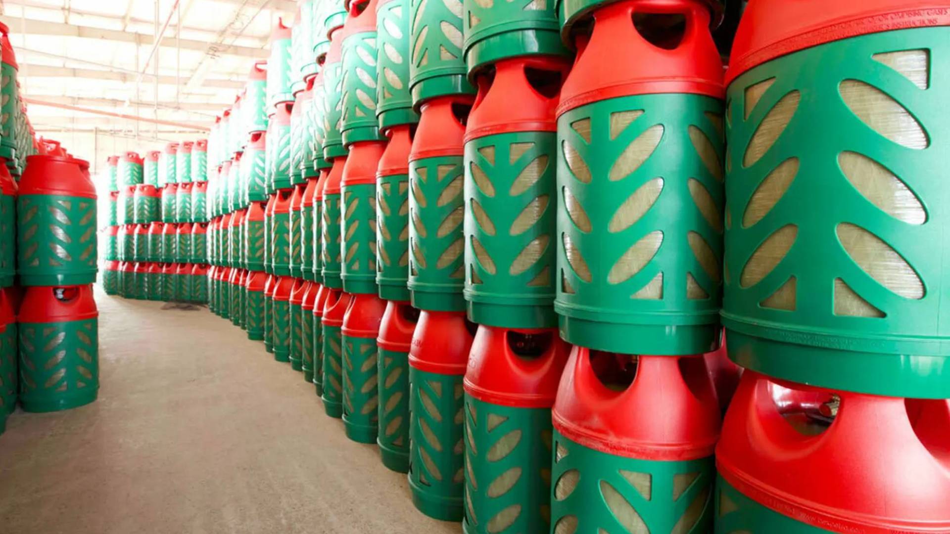 اسطوانات بلاستيكية.. ارشيفية