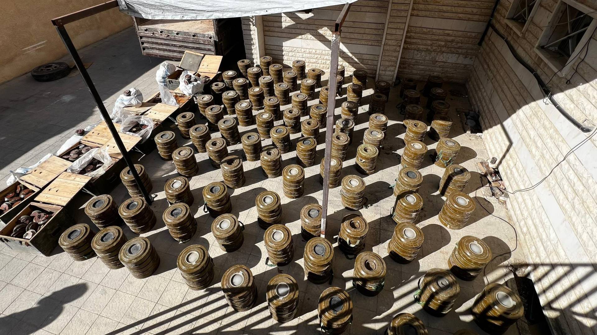 "الداخلية السورية": إحباط تهريب 1250 لغما حربيا إلى لبنان وإيقاف 4 متورطين شمال دمشق