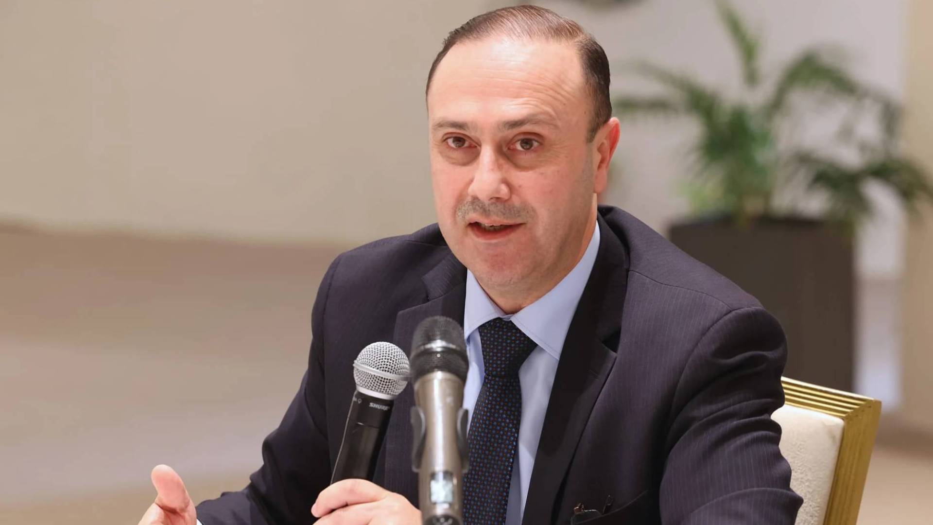 وَزِيرُ الِاتِّصَالِ الْحُكُومِيِّ الْأُرْدُنِّيُّ، الدُّكْتُورُ مُحَمَّدُ الْمُومَنِيُّ