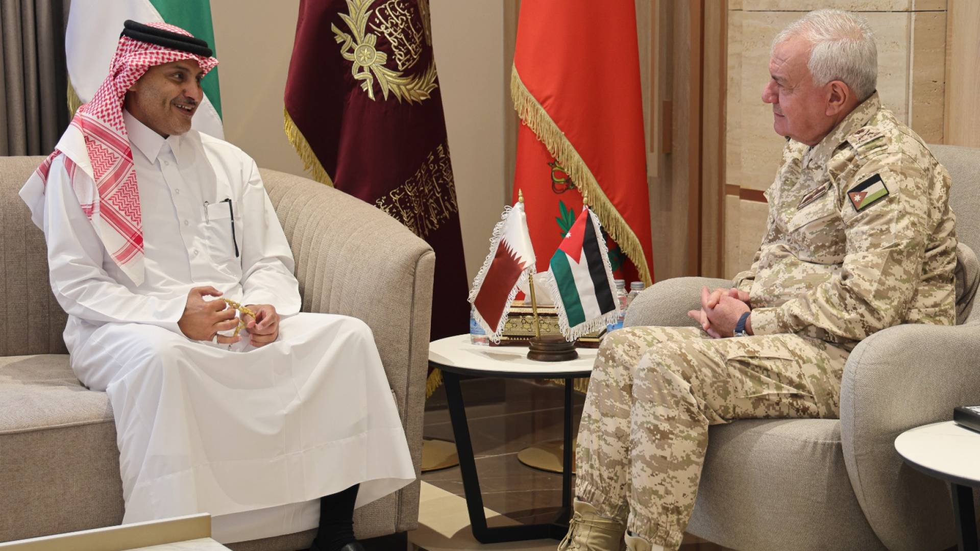 رئيس هيئة الأركان المشتركة اللواء الركن يوسف أحمد الحنيطي، يوم الخميس السفير القطري في عمّان الشيخ سعود بن ناصر بن جاسم آل ثاني.