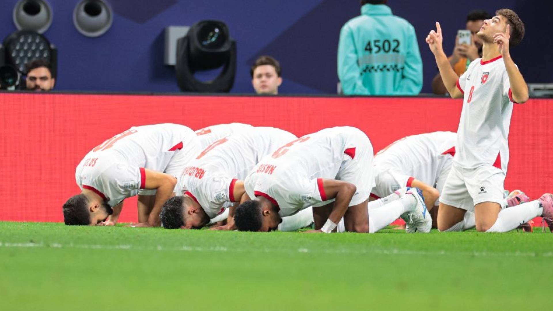 احتفال منتخب النشامى