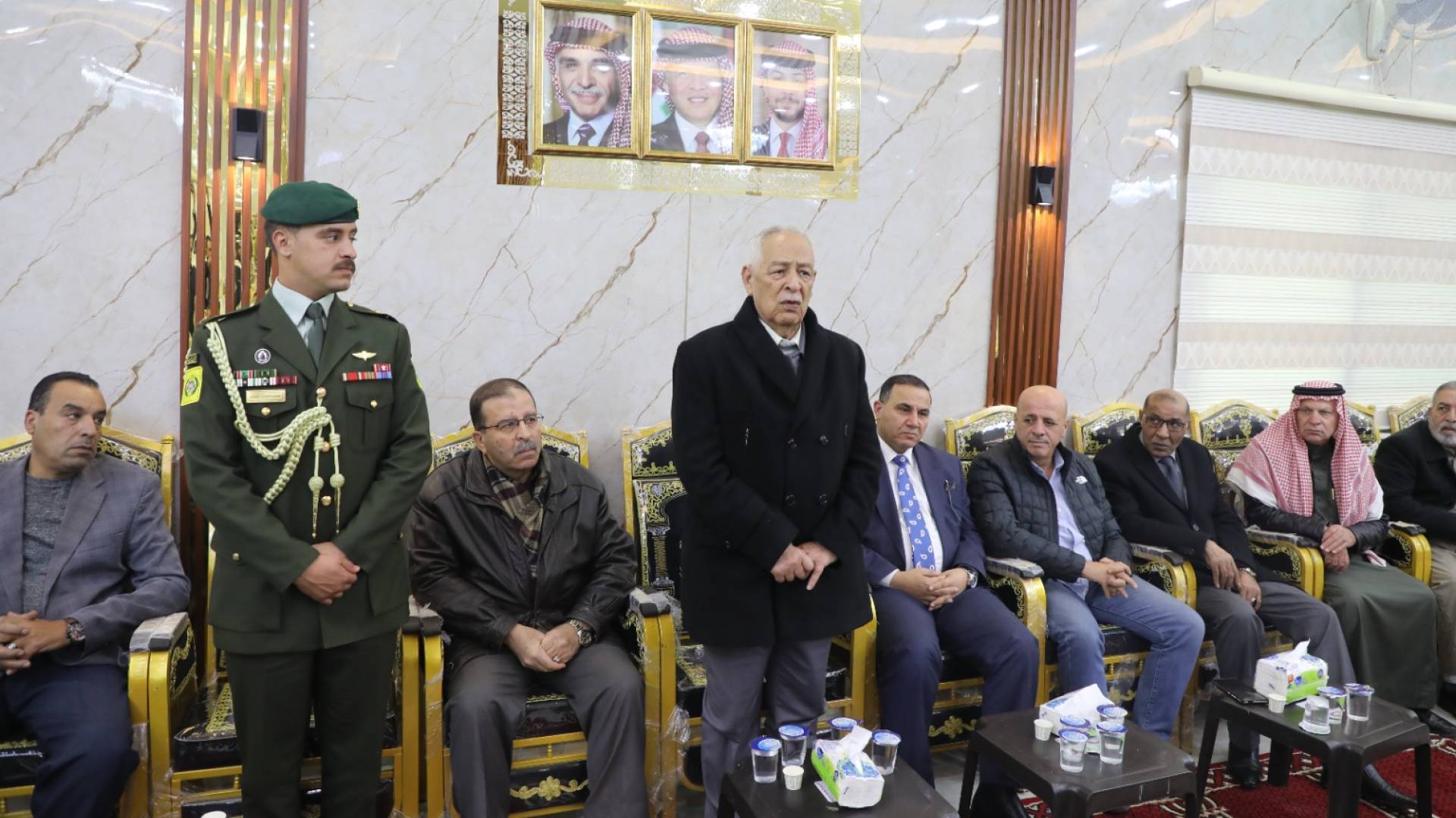 العيسوي خلال تقديم واجب العزاء