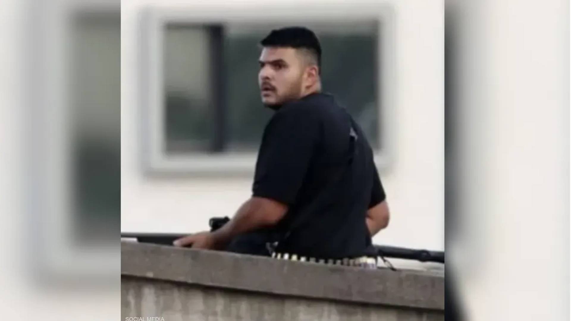 أحد المسلحين يدعى "نافيد أكرم"