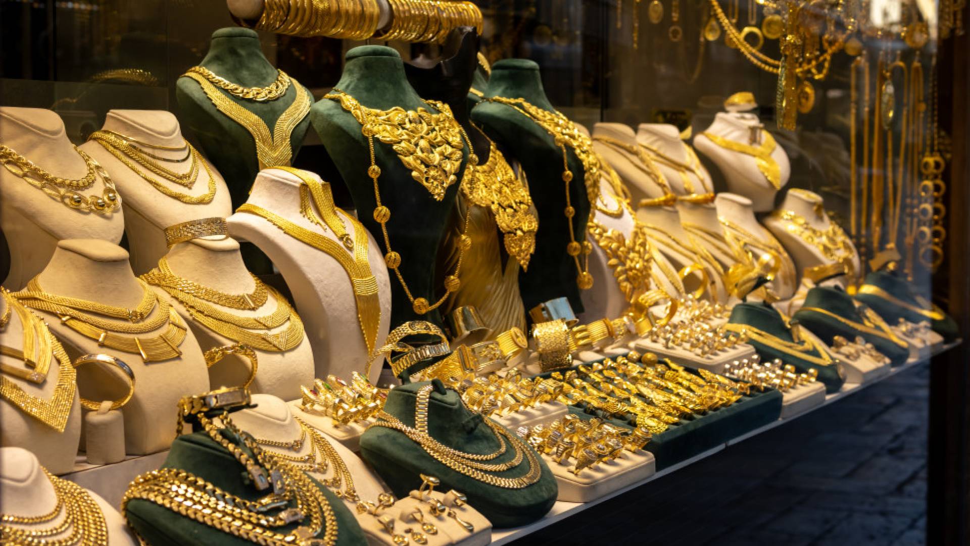 مجوهرات ذهبية