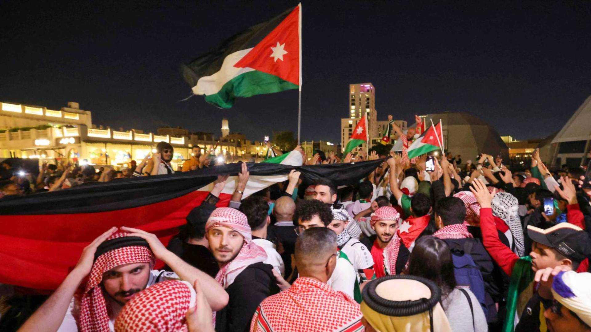 احتفالات الشارع الردني خلال احدى المباريات للمنتخب