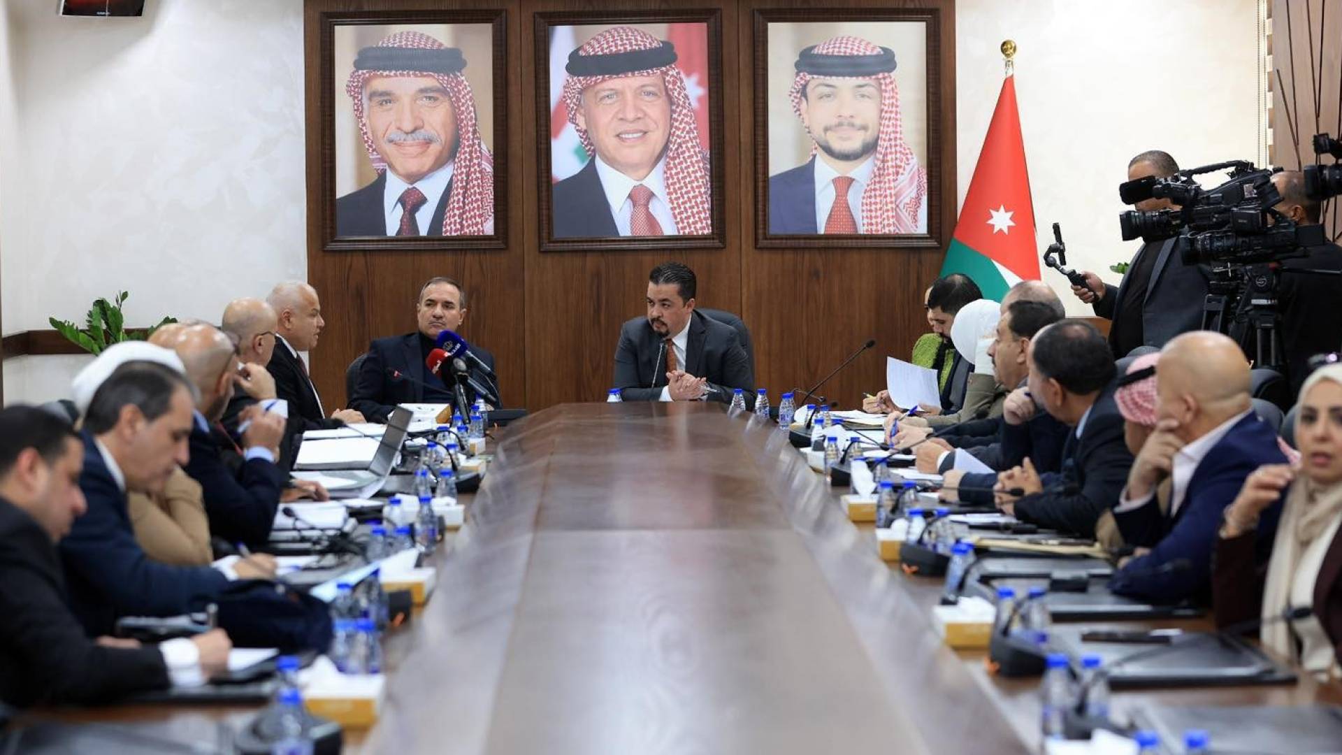 خلال الاجتماع
