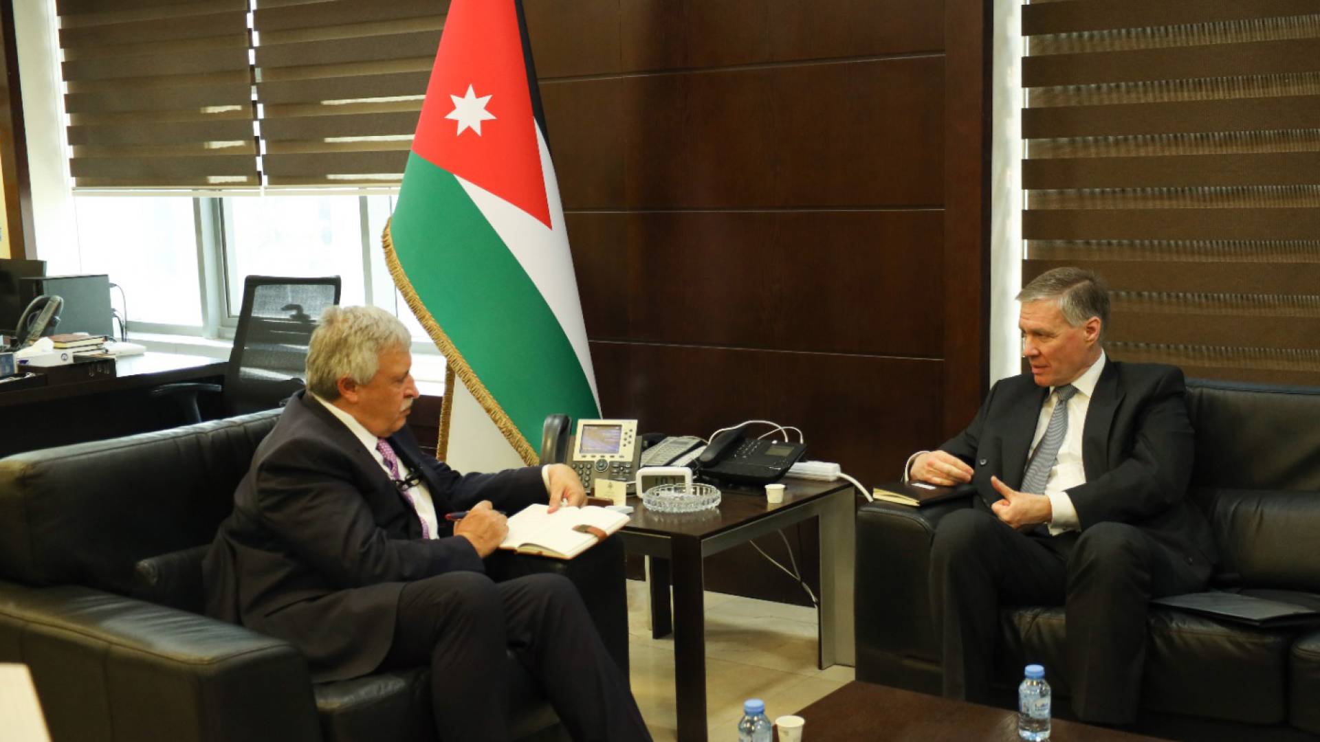 خلال لقاء وزير النقل القطامين مع السفير البريطاني في المملكة