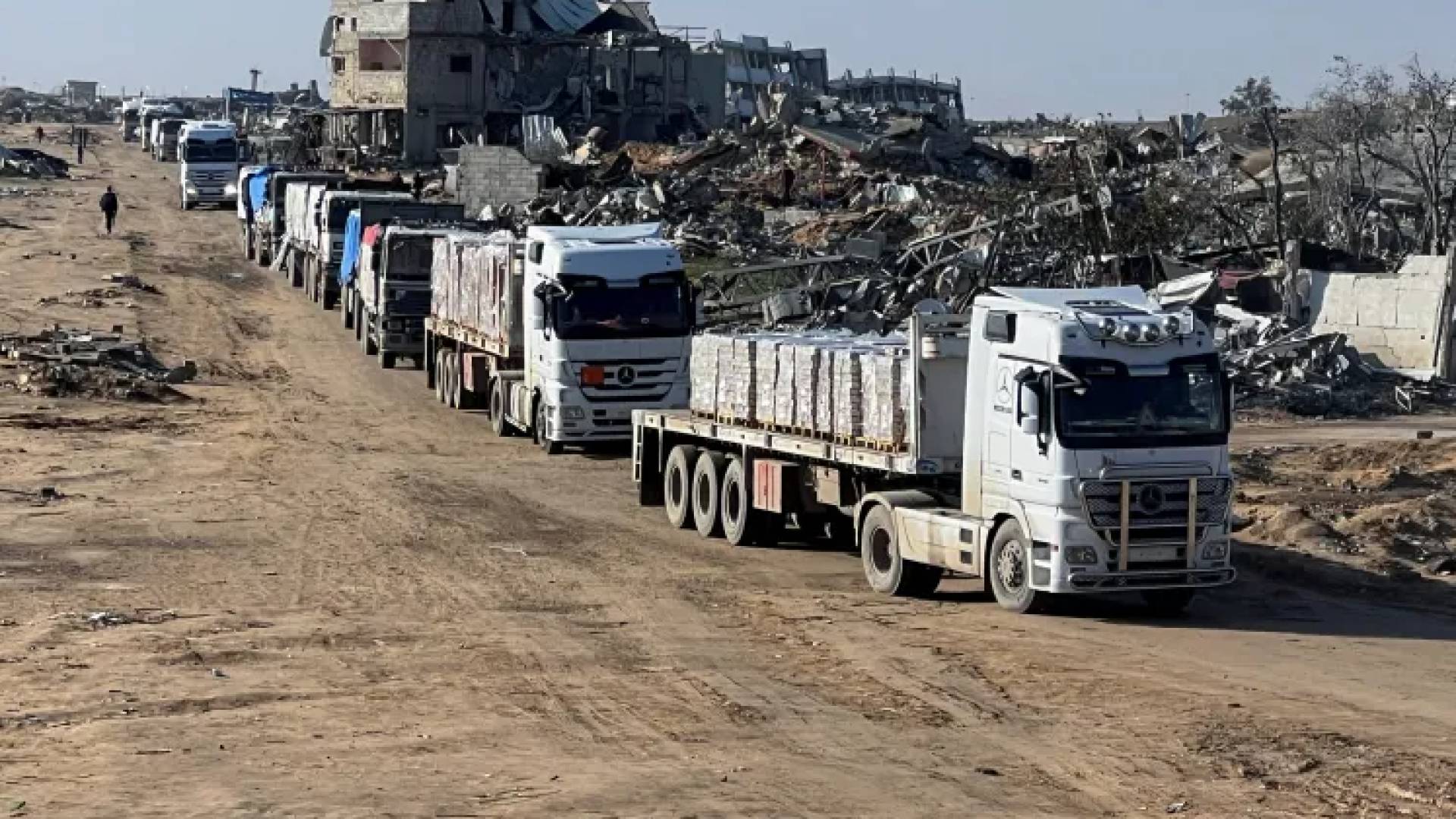 شاحنات مساعدات لغزة