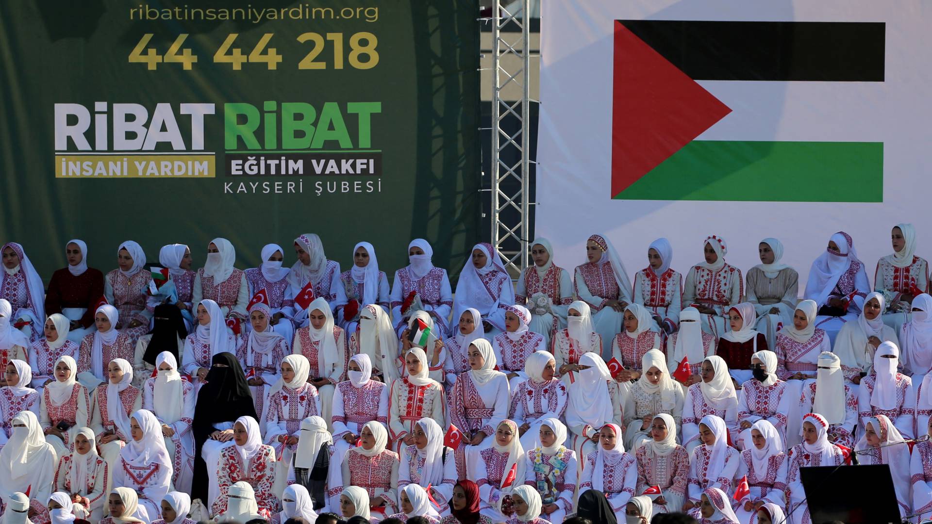 حفل زفاف جماعي في غزة