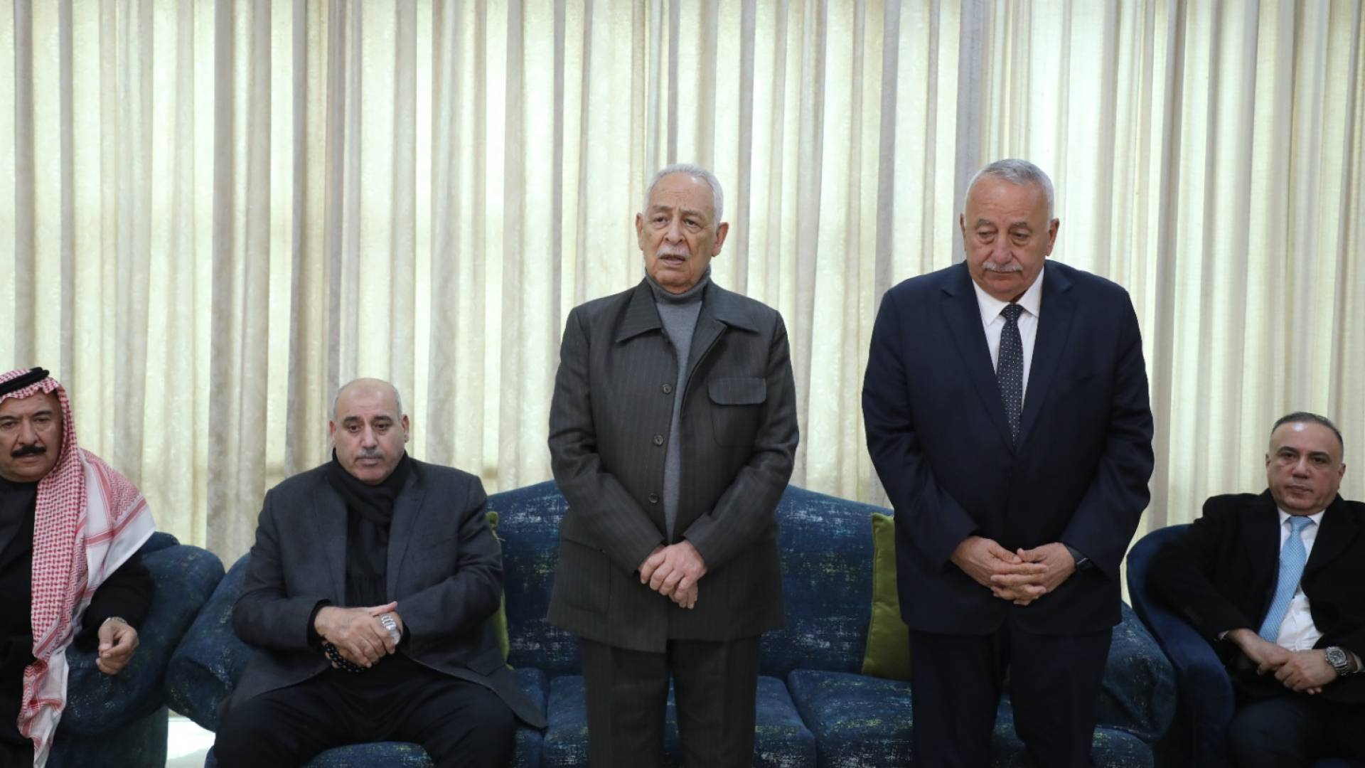 العيسوي خلال  تقديم واجب العزاء