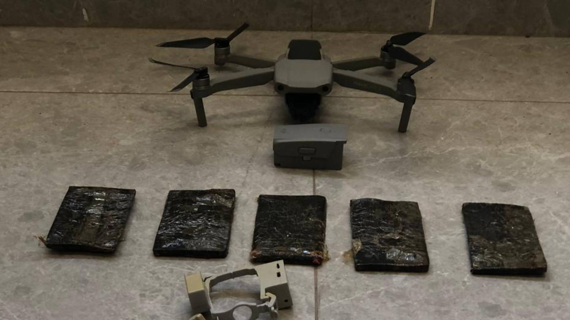 المنطقة العسكرية الجنوبية تحبط محاولة تهريب مواد مخدرة بواسطة طائرة مسيرة