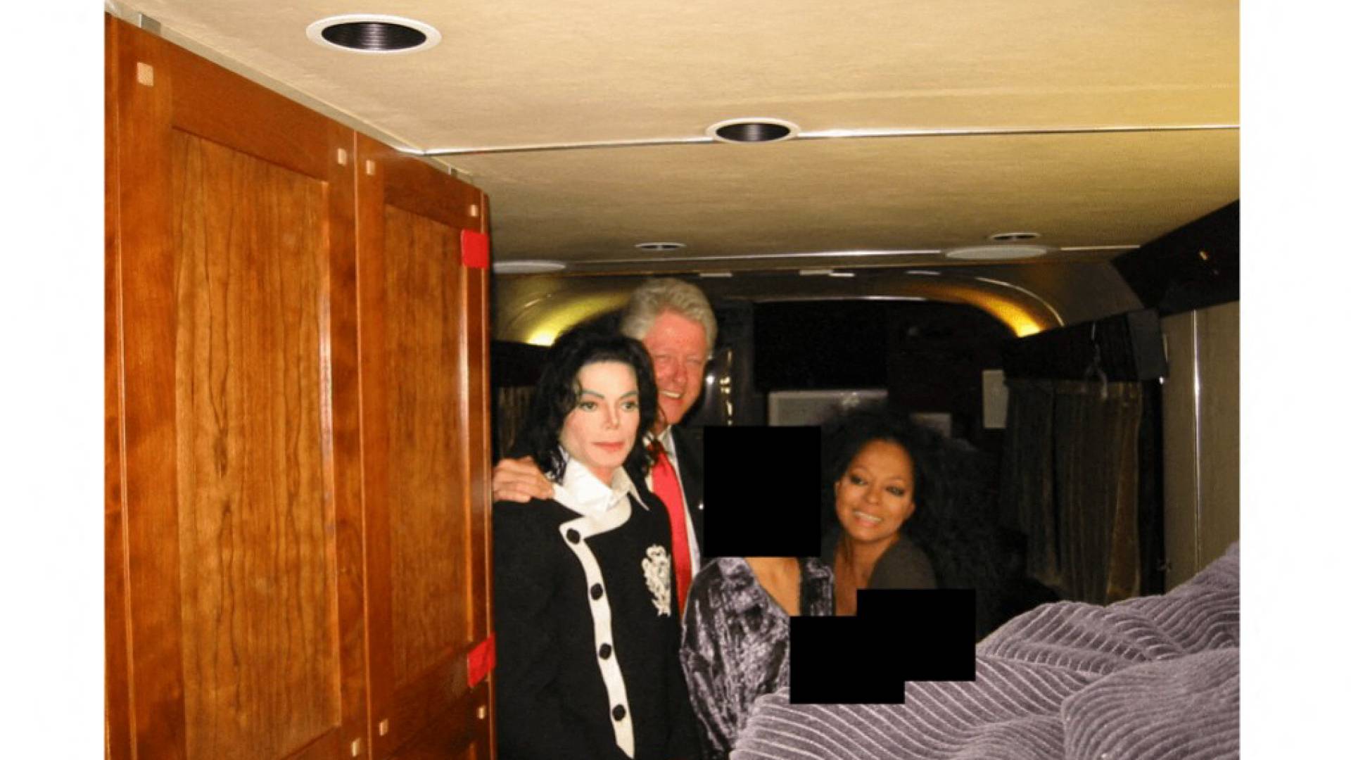 احدى صور ابستين