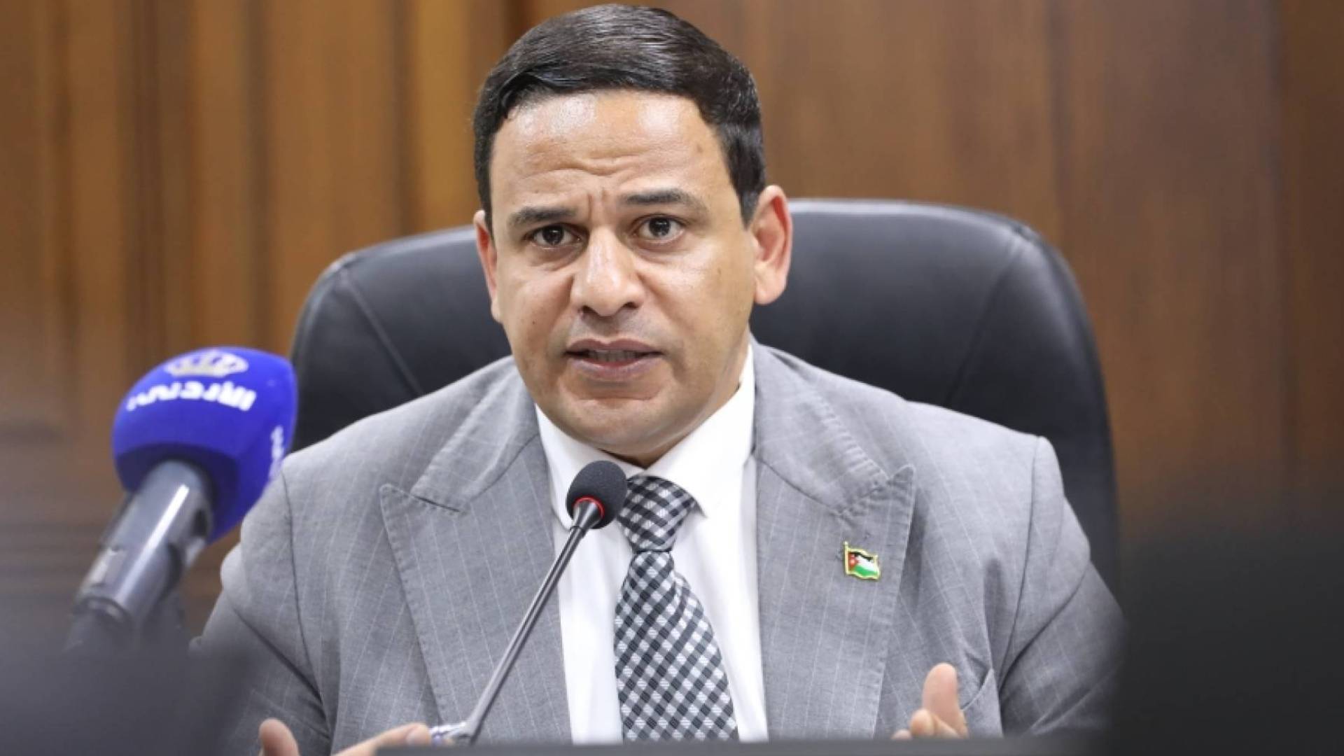 أيمن أبو هنية