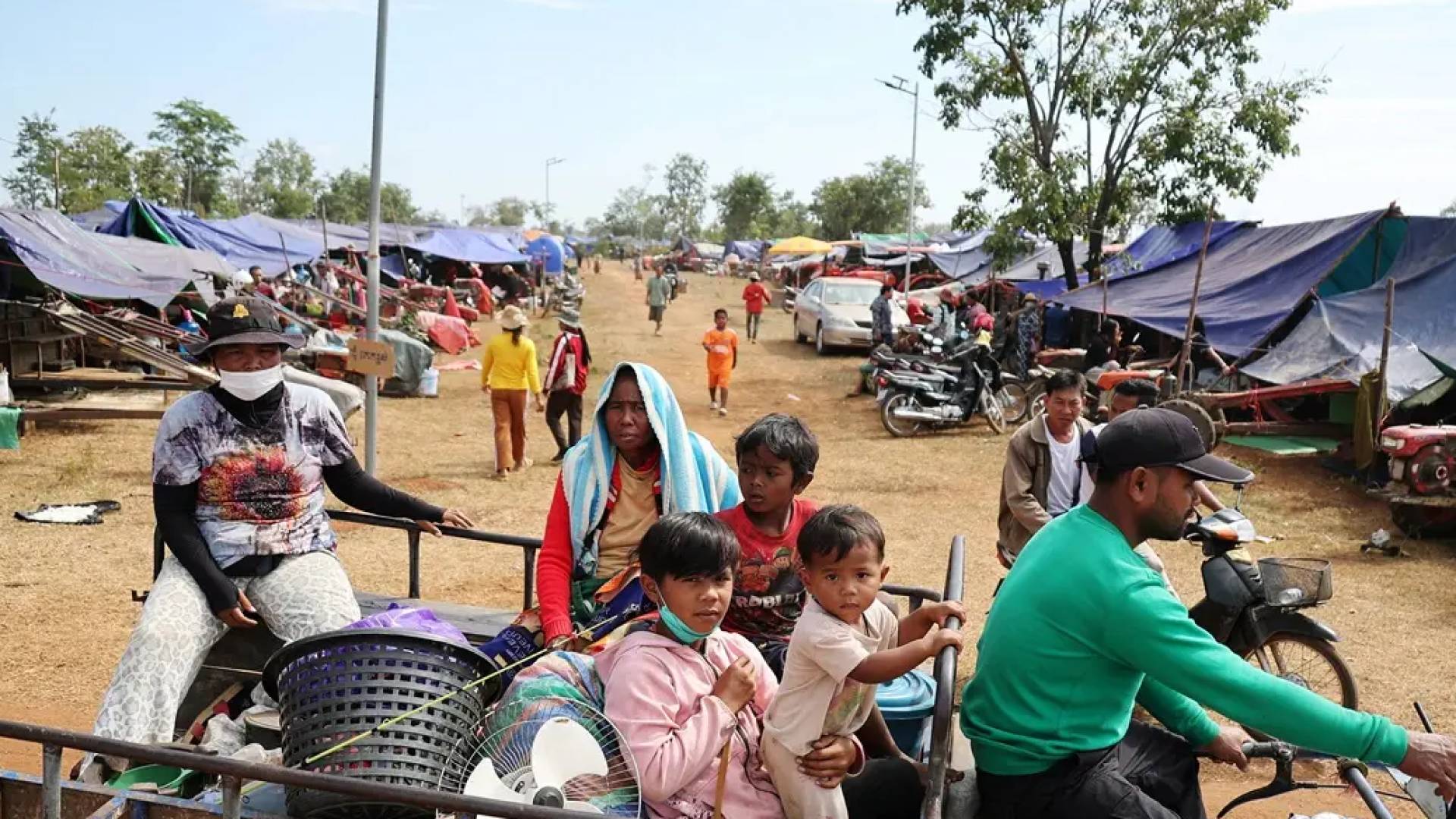 نزوح أهالي كمبوديا