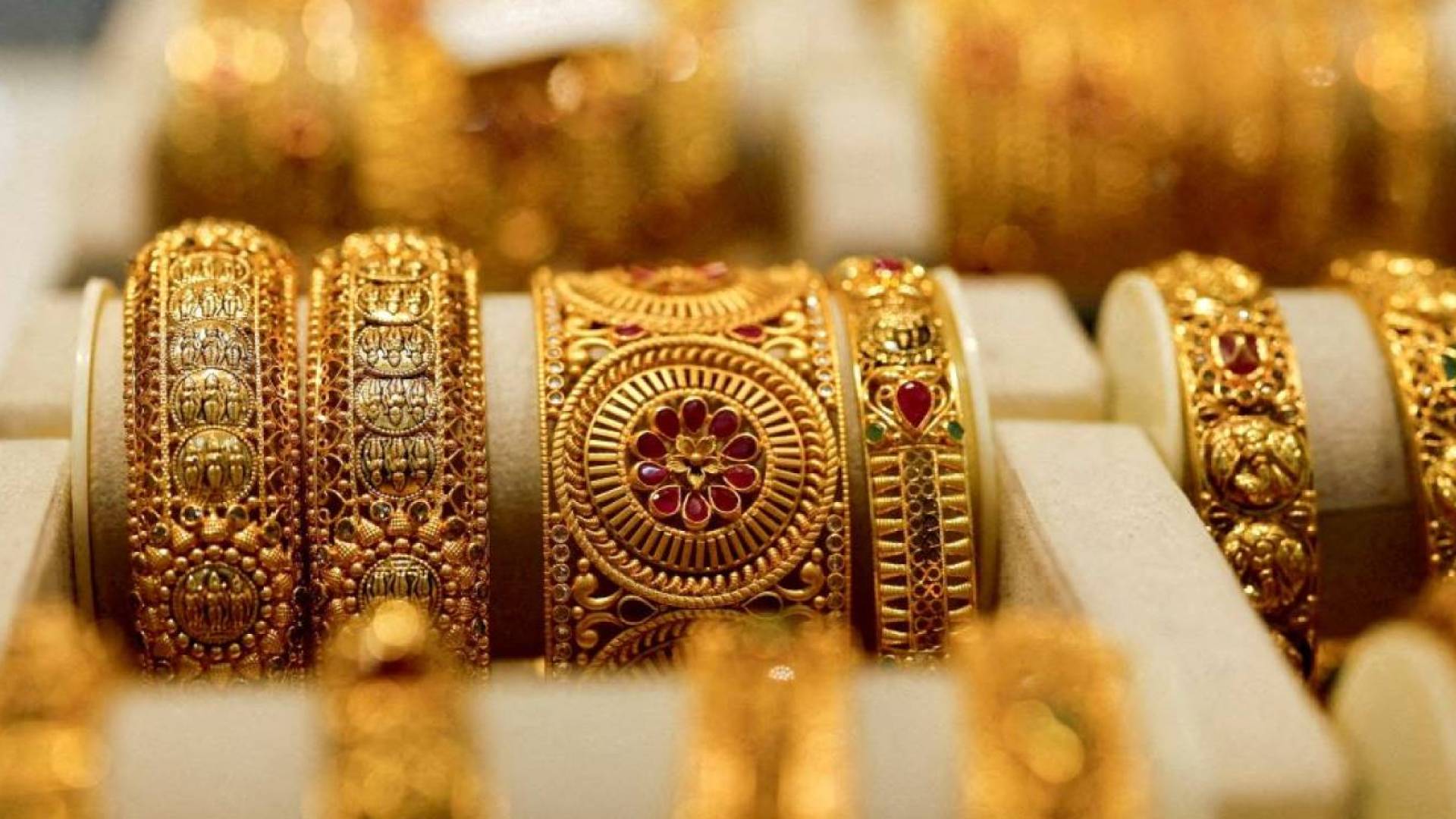 مجوهرات  ذهبية