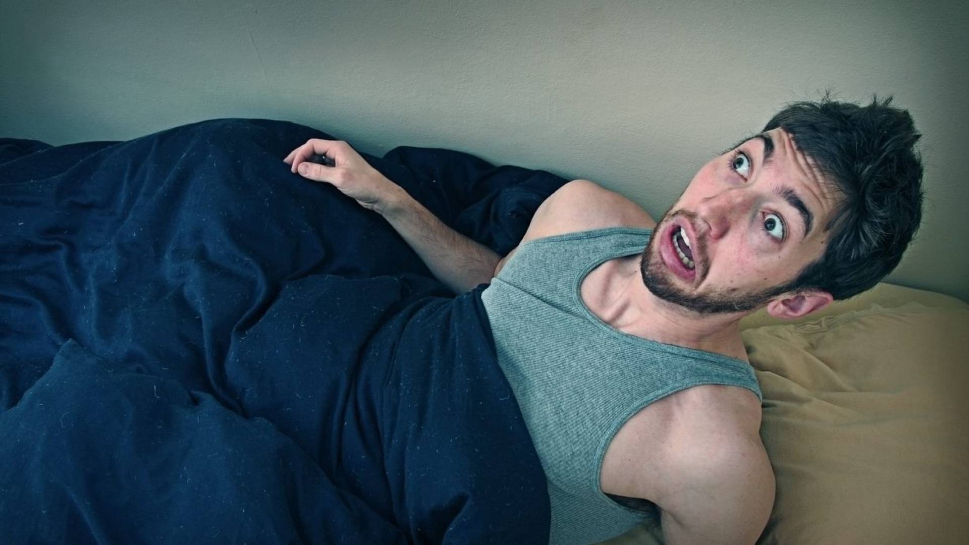 الاستيقاظ من النوم بفزع - تعبيرية