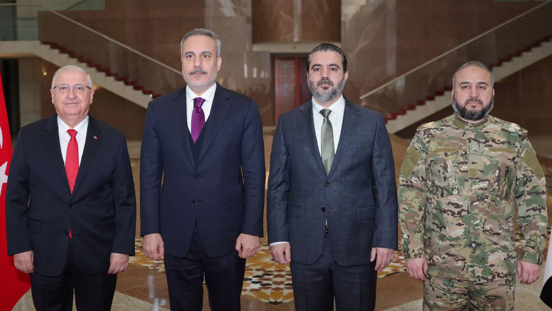 وزير الخارجية والمغتربين السوري، أسعد حسن الشيباني، ونظيره التركي هاكان فيدان