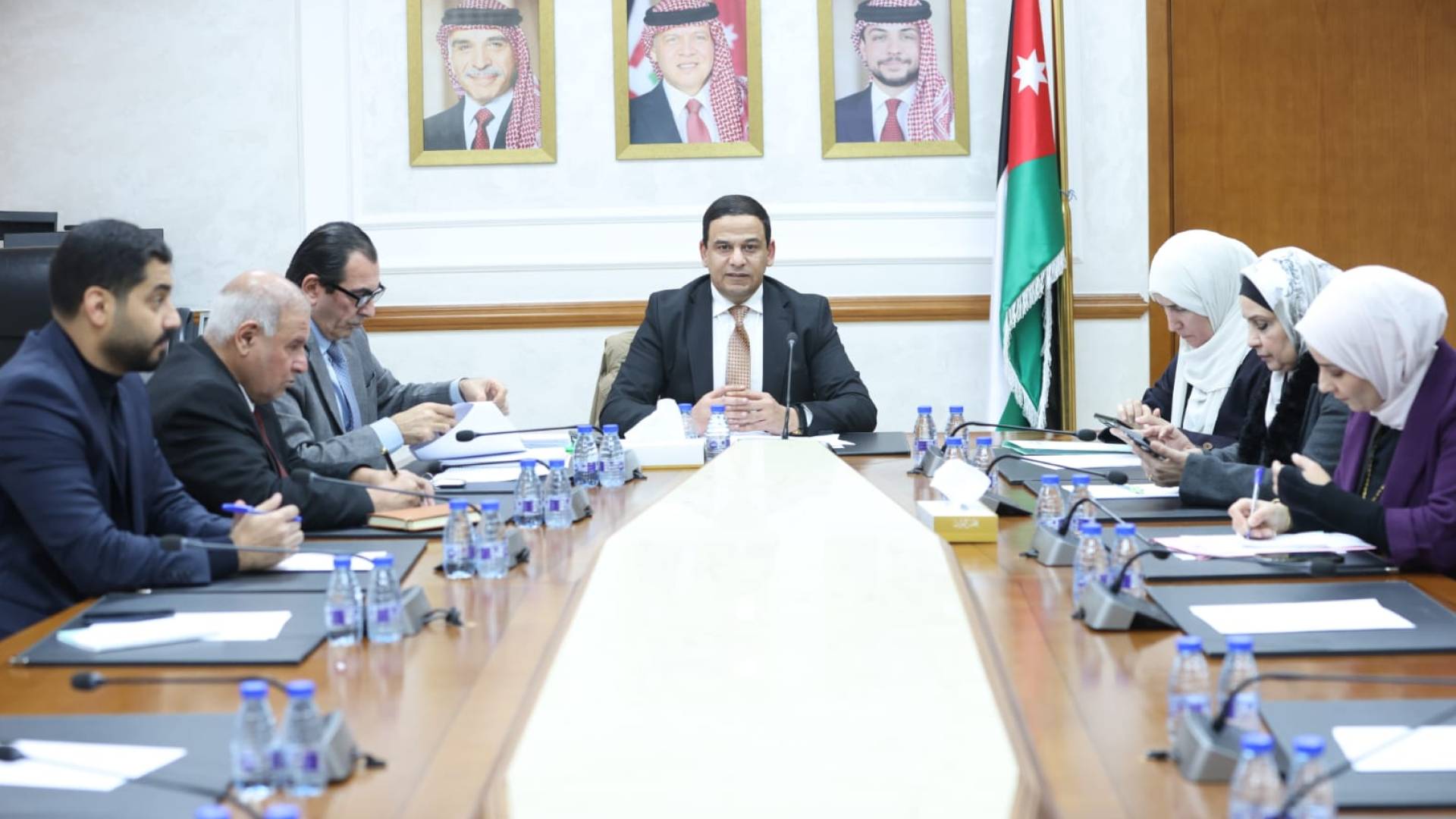 خلال الاجتماع لجنة الطاقة