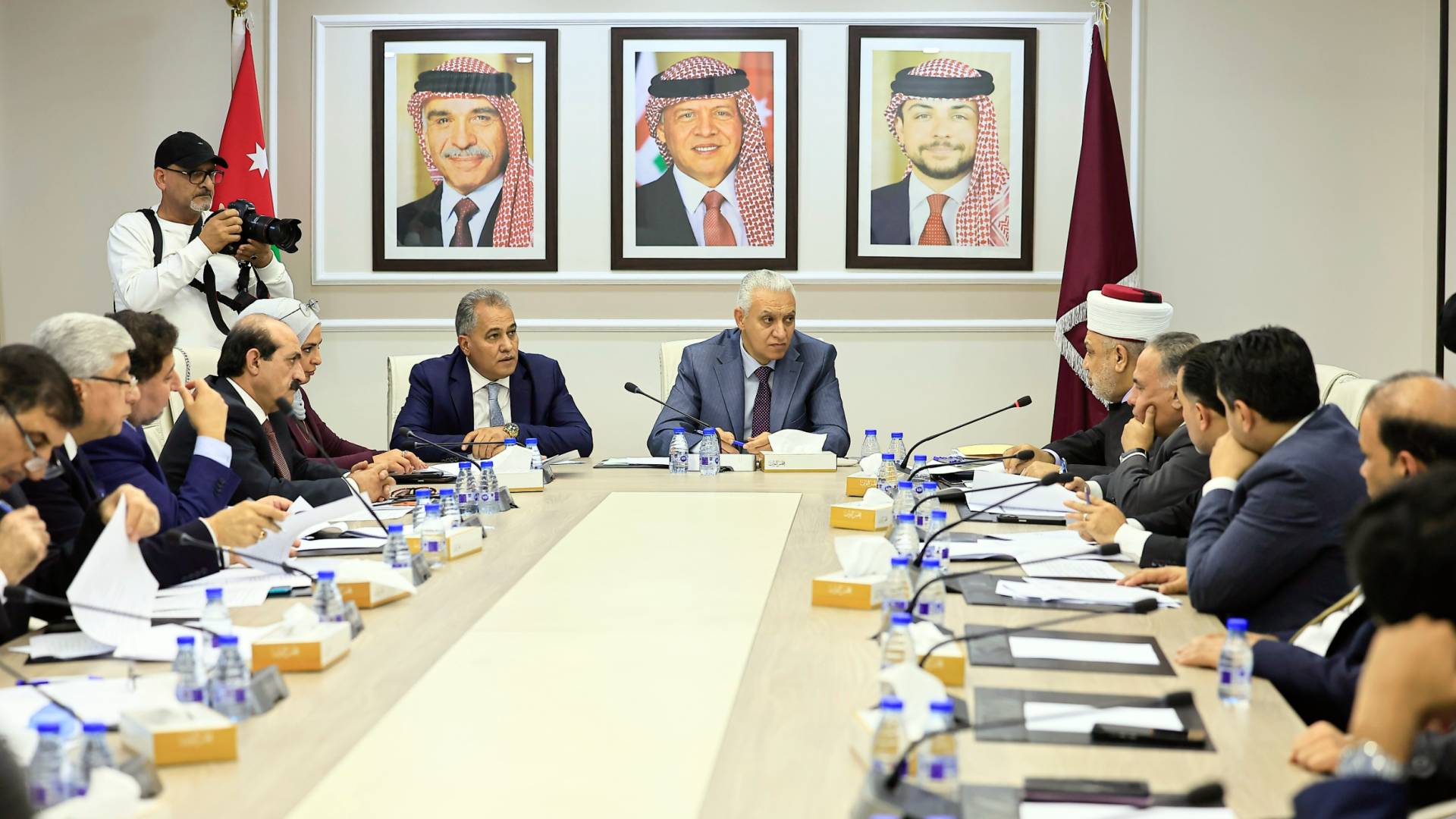 خلال الاجتماع