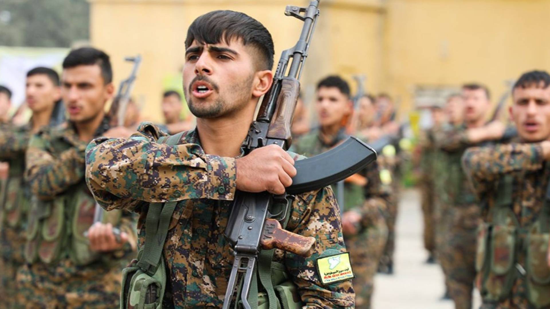 جنود من قوات سوريا الديمقراطية