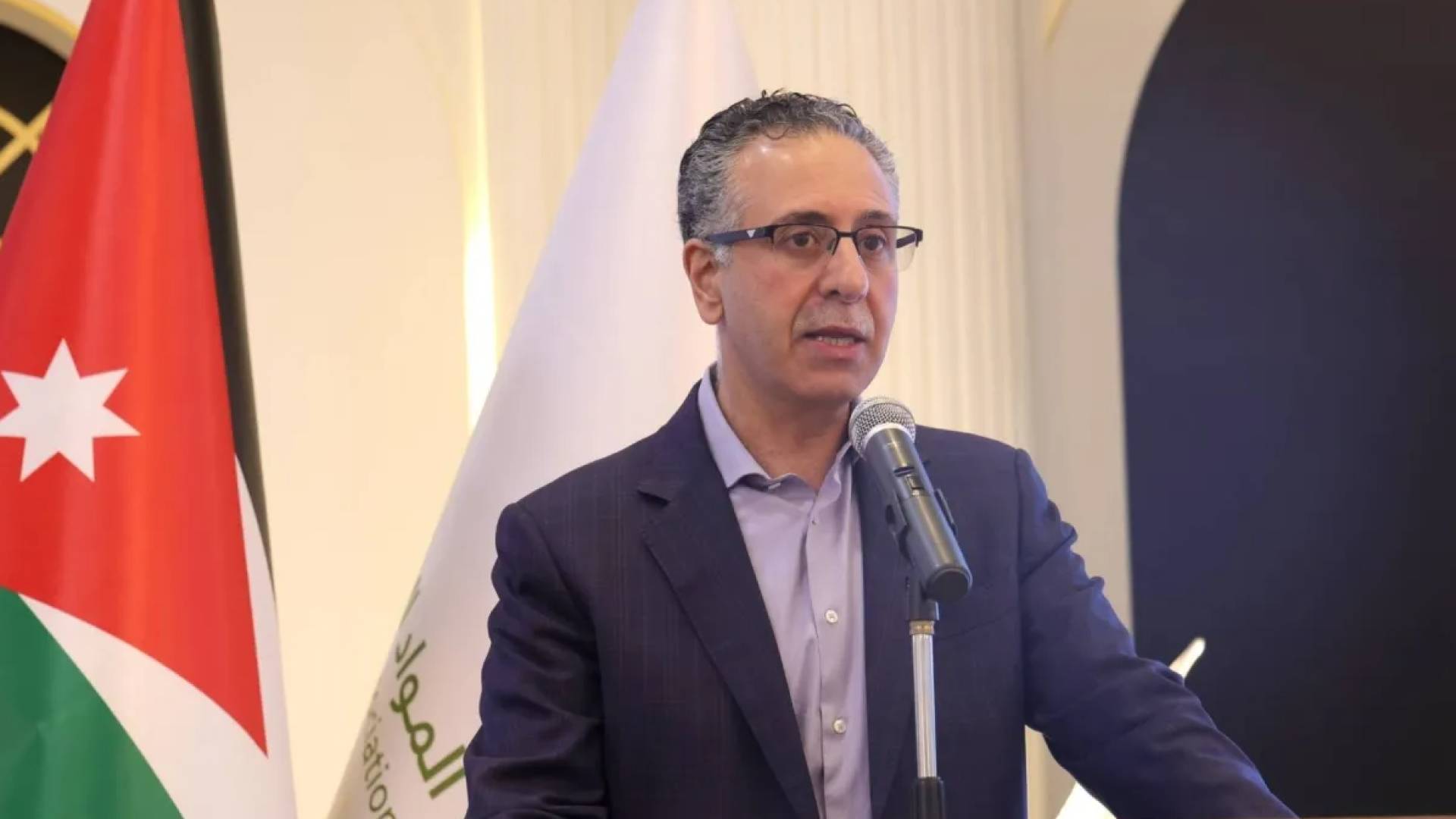 يعرب القضاه