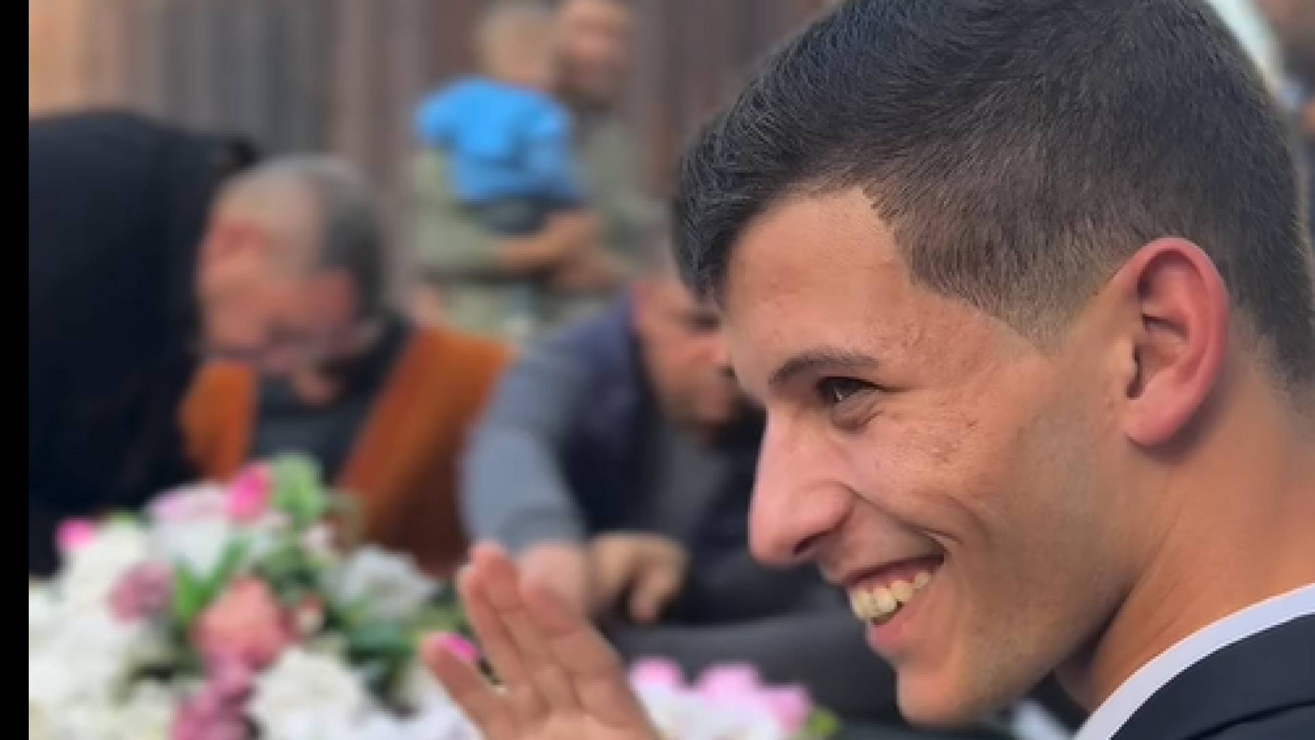 صورة الشاب اثناء عقد قرانه في غزة