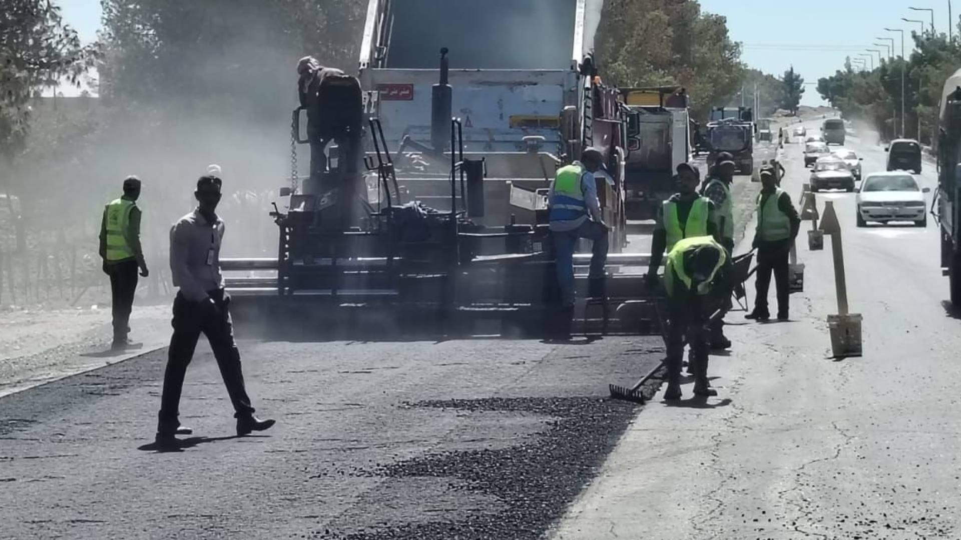 تعبيد الشوارع ..