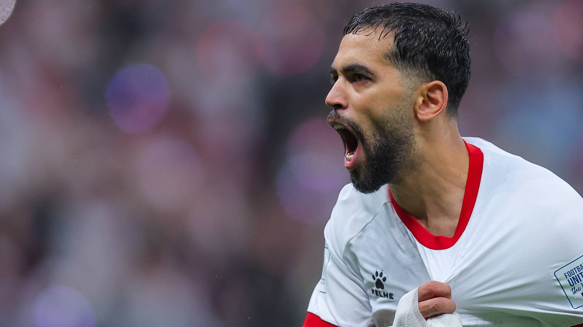 علي علوان يحتفل بهدف أردني في نهائي كأس العرب