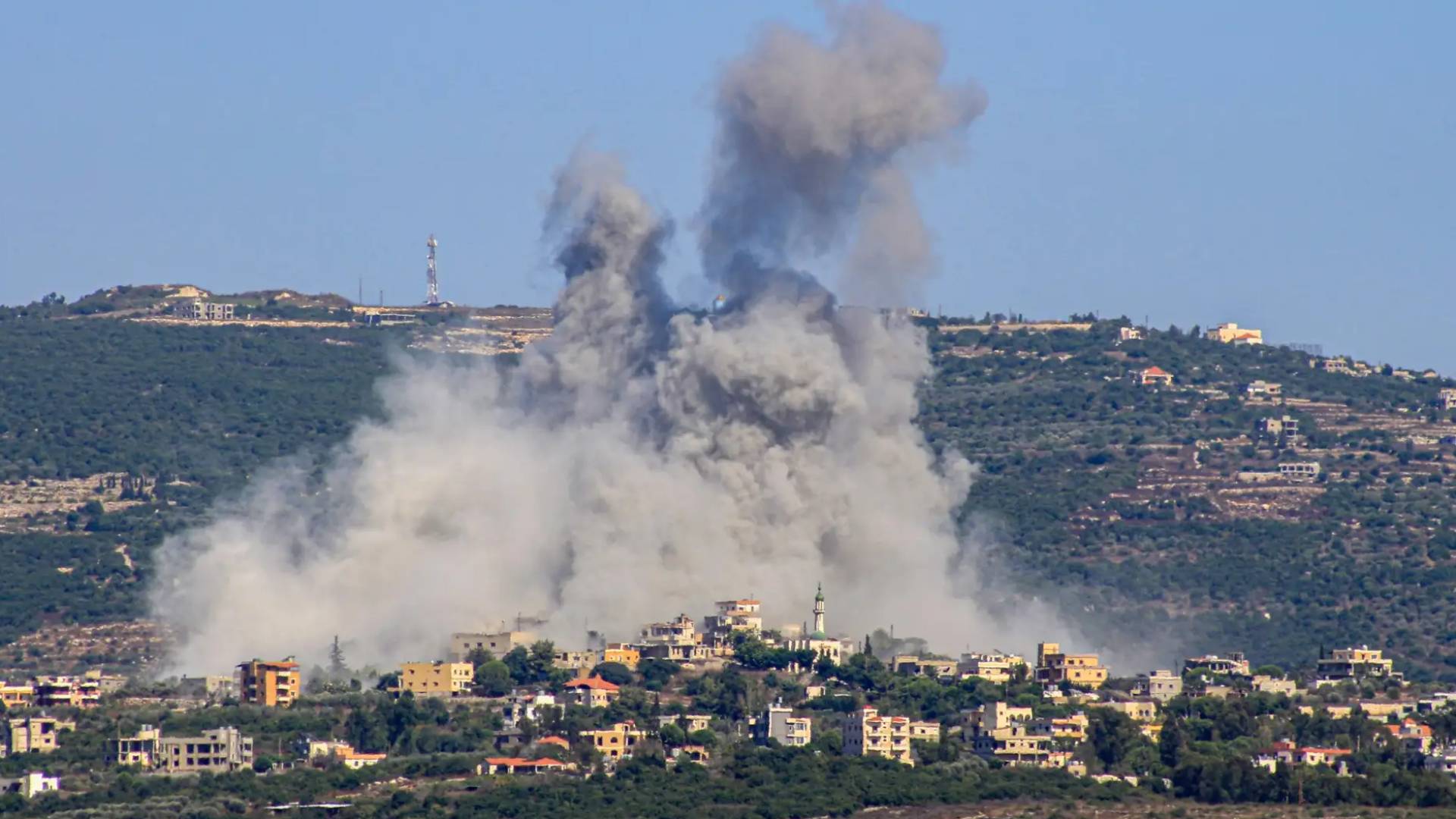 القصف على جنوب لبنان .. ارشيفية