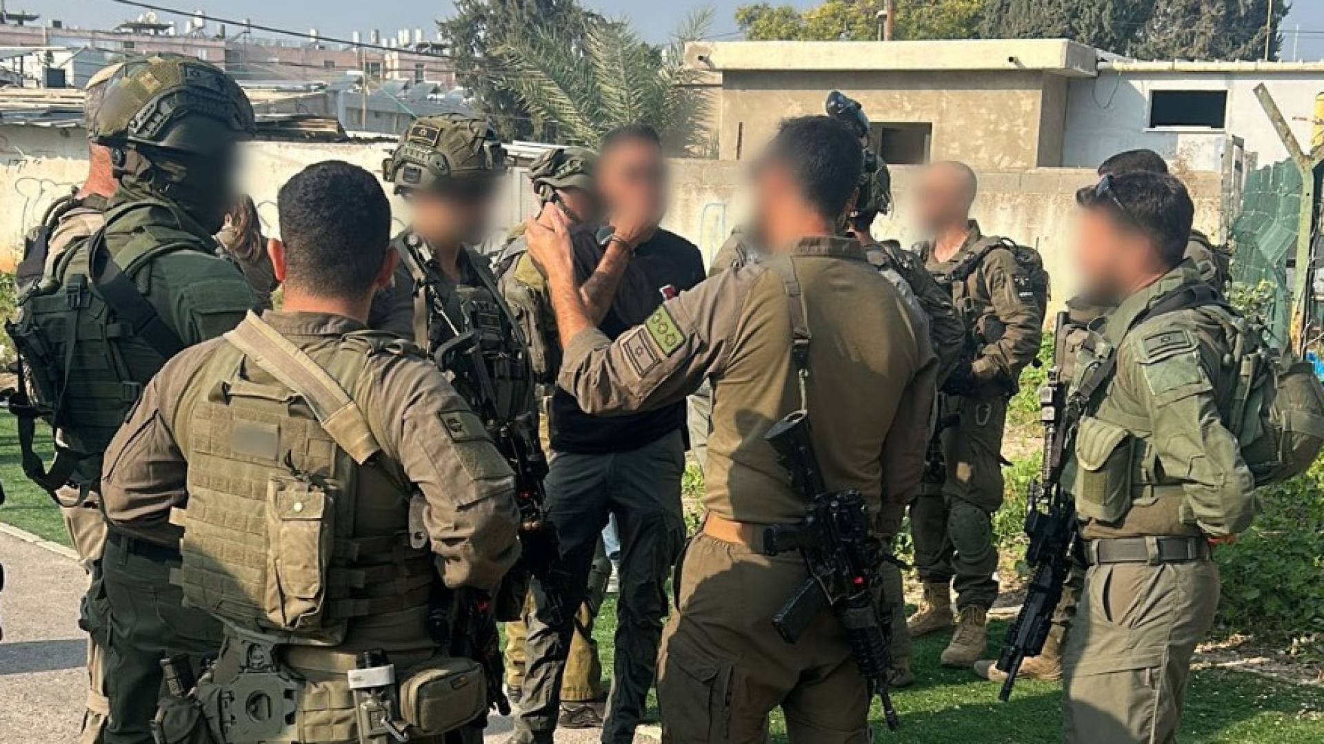 رسال جنود من جيش الاحتلال الإسرائيلي إلى موقع الحادث