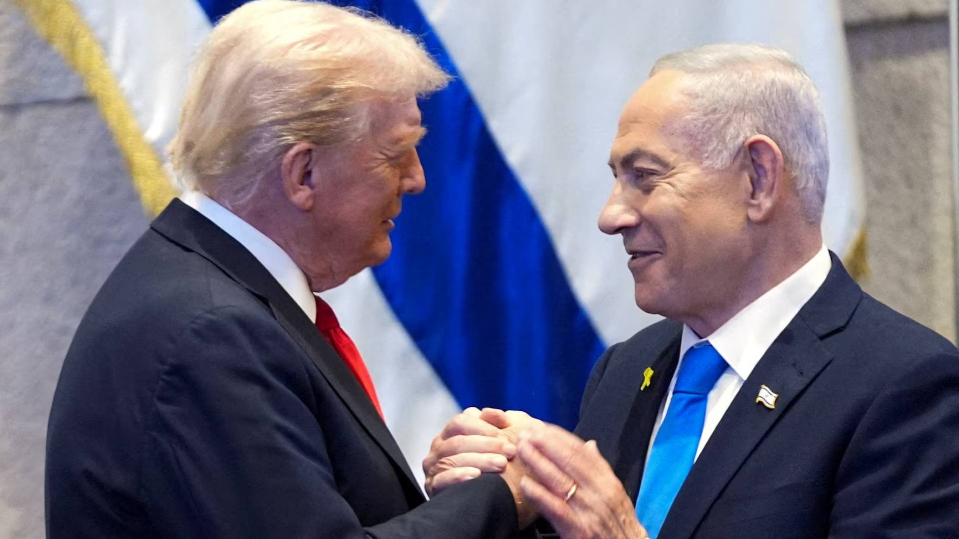 رئيس وزراء الاحتلال بنيامين نتنياهو والرئيس الأمريكي دونالد ترمب