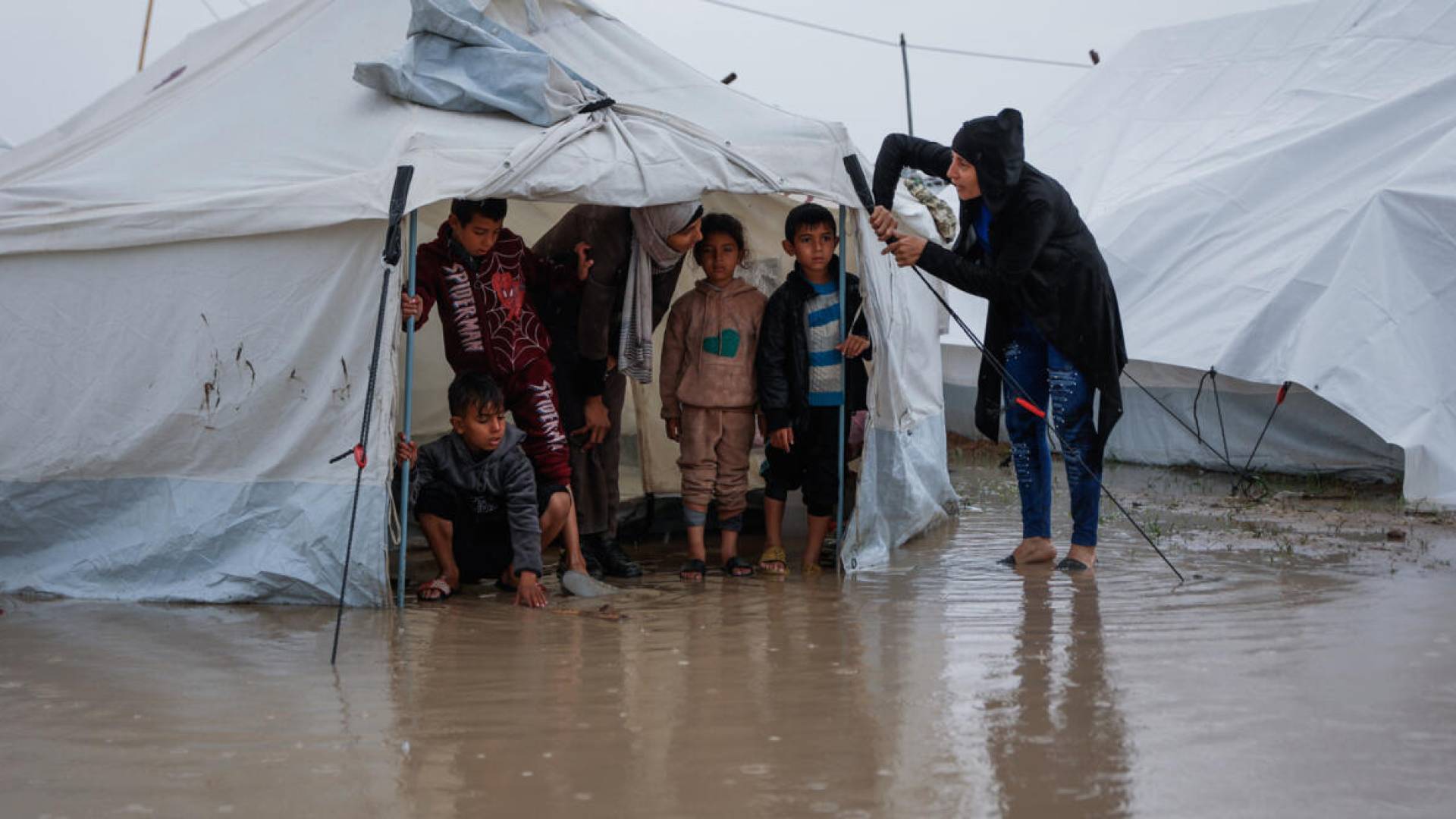 معاناة أهالي قطاع غزة