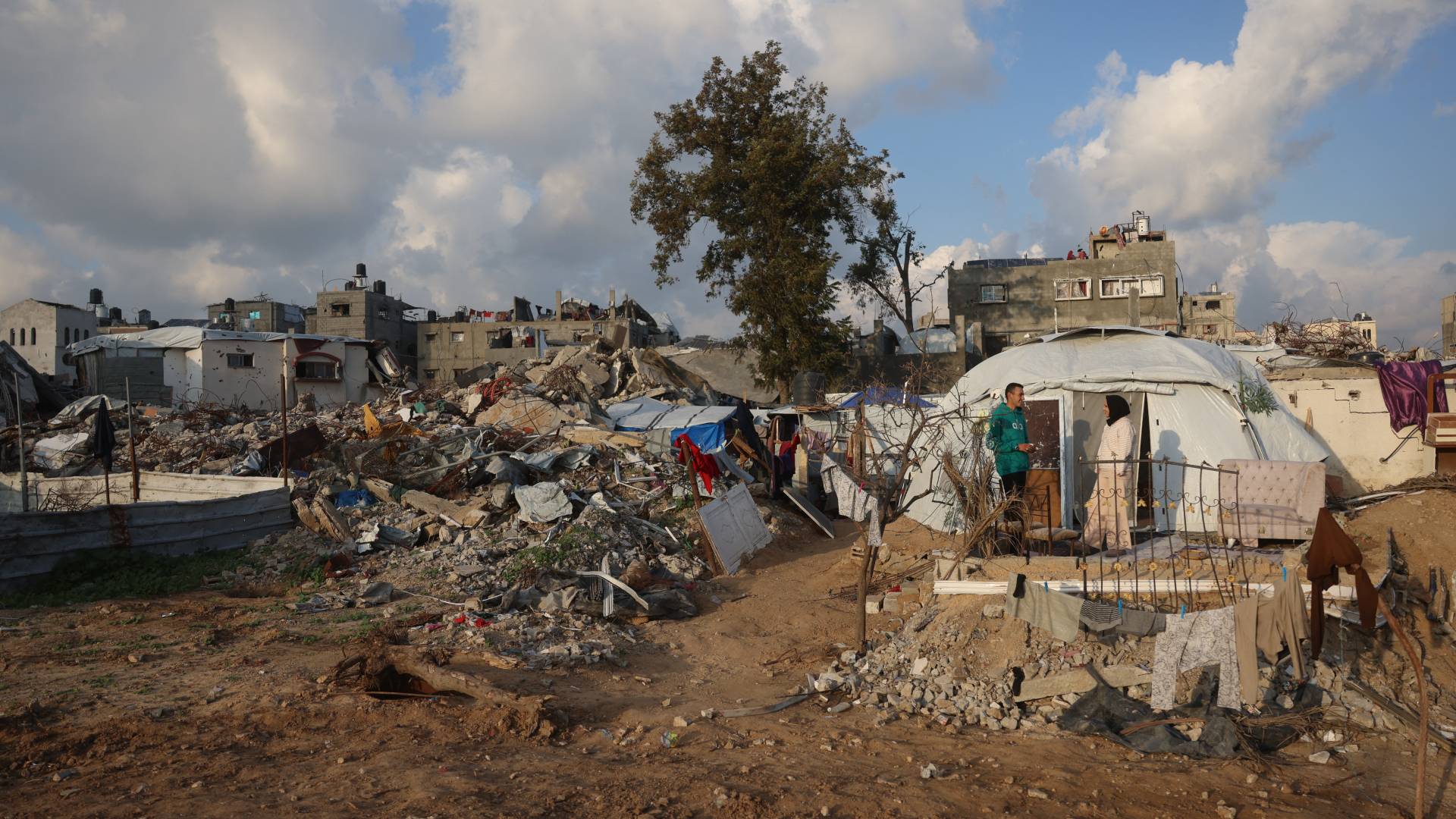 معاناة أهالي قطاع غزة