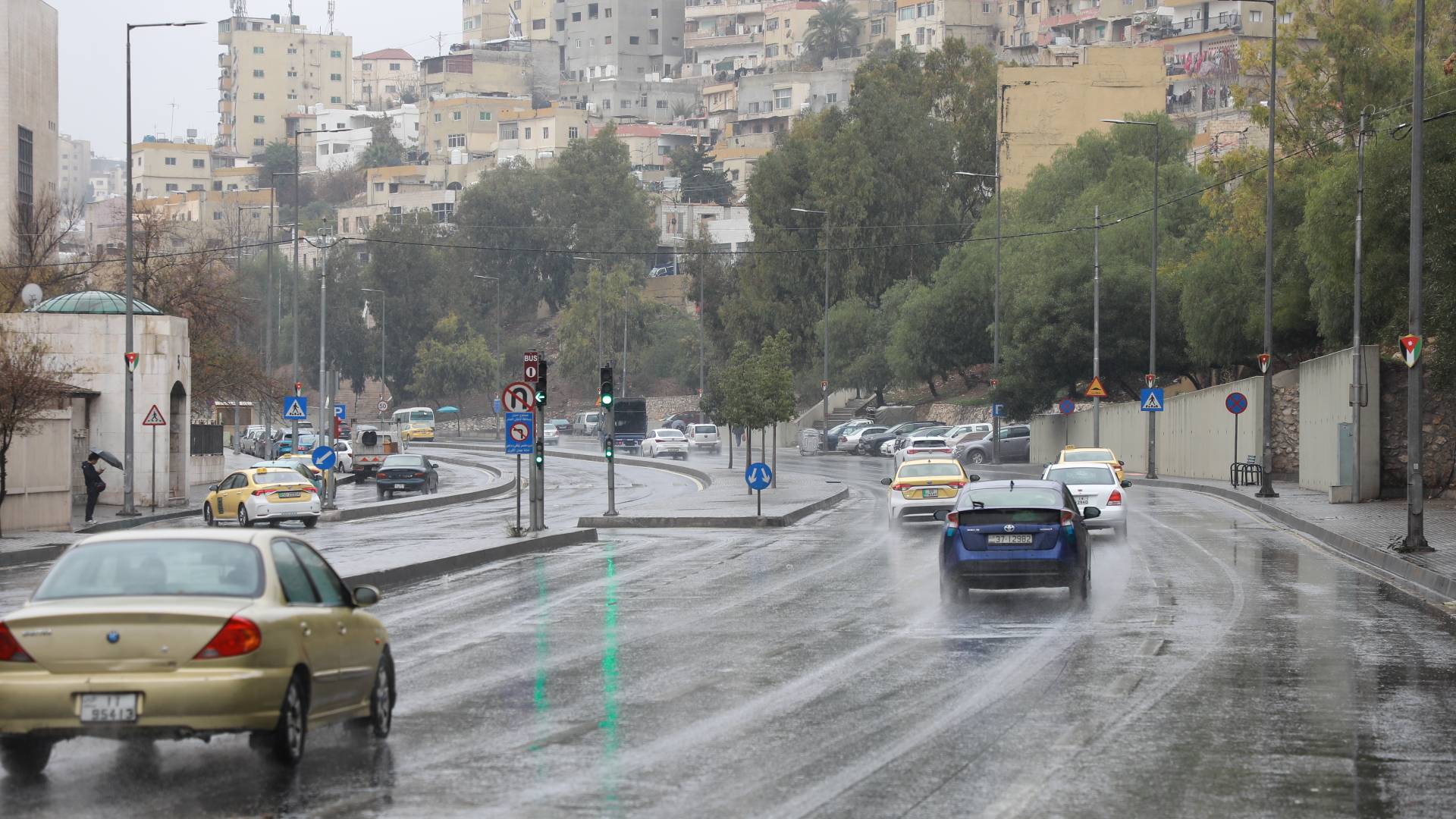 الامطار في شوارع العاصمة عمان