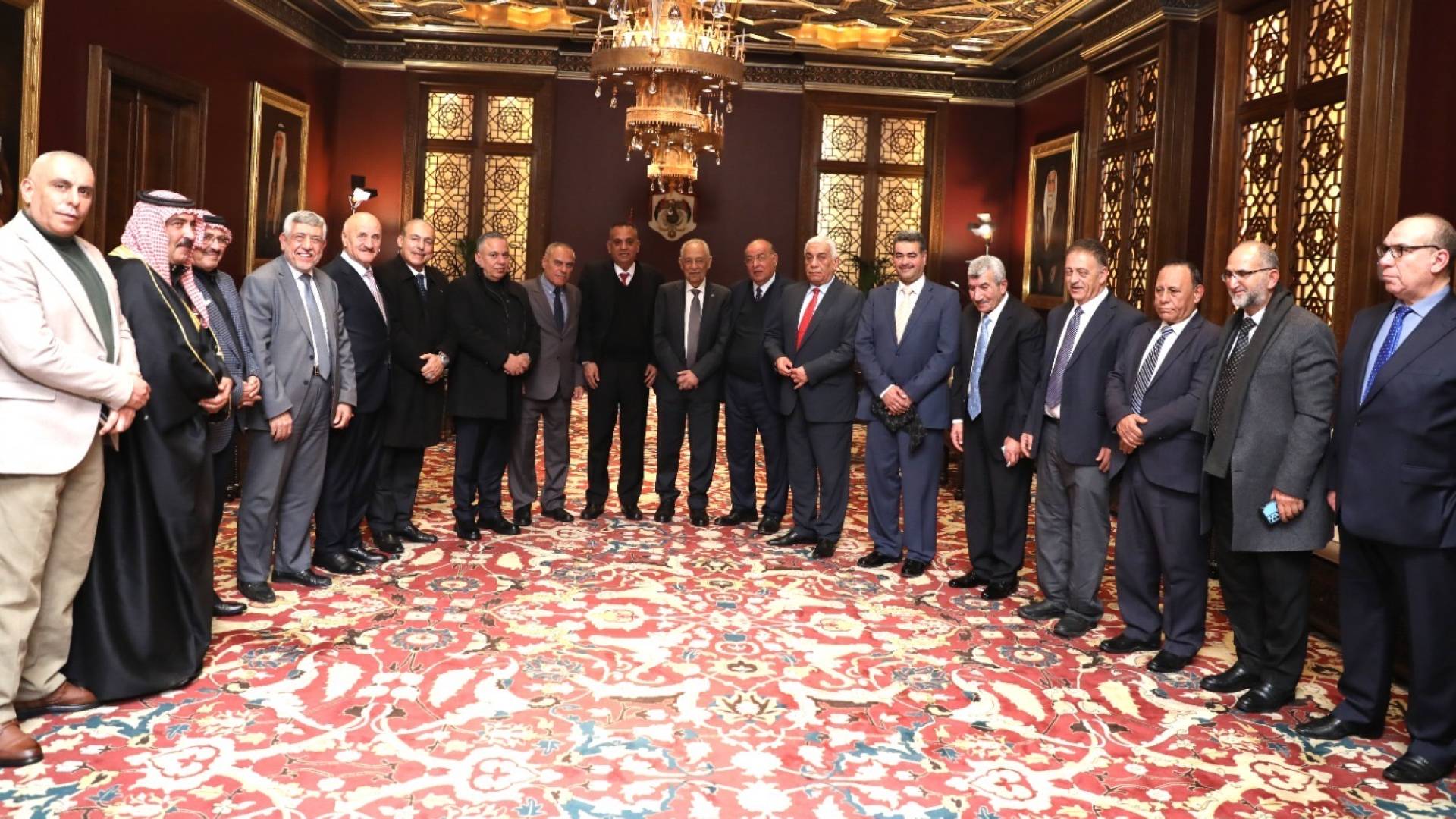 العيسوي يلتقي وفدا من رجال اقتصاد وأعمال