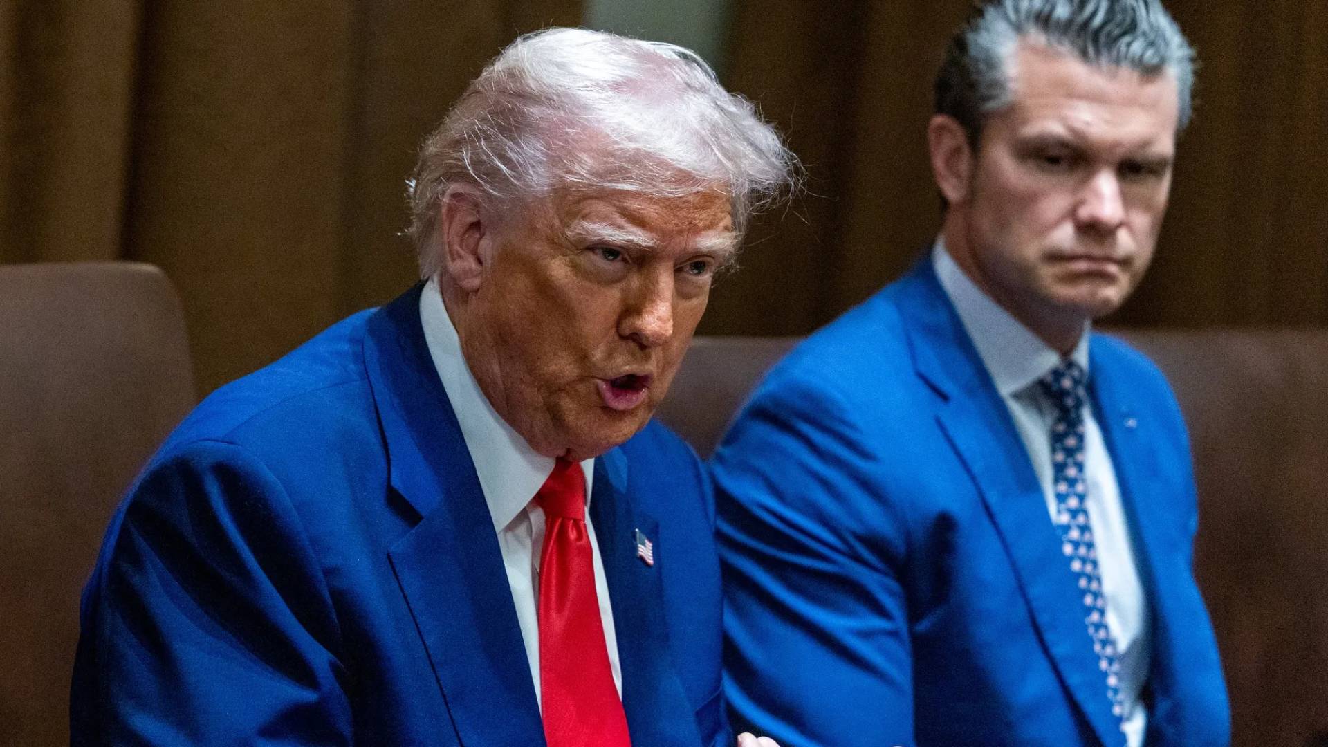 الرئيس الأمريكي دونالد ترمب ووزير الحرب الأمريكي هيغسيث