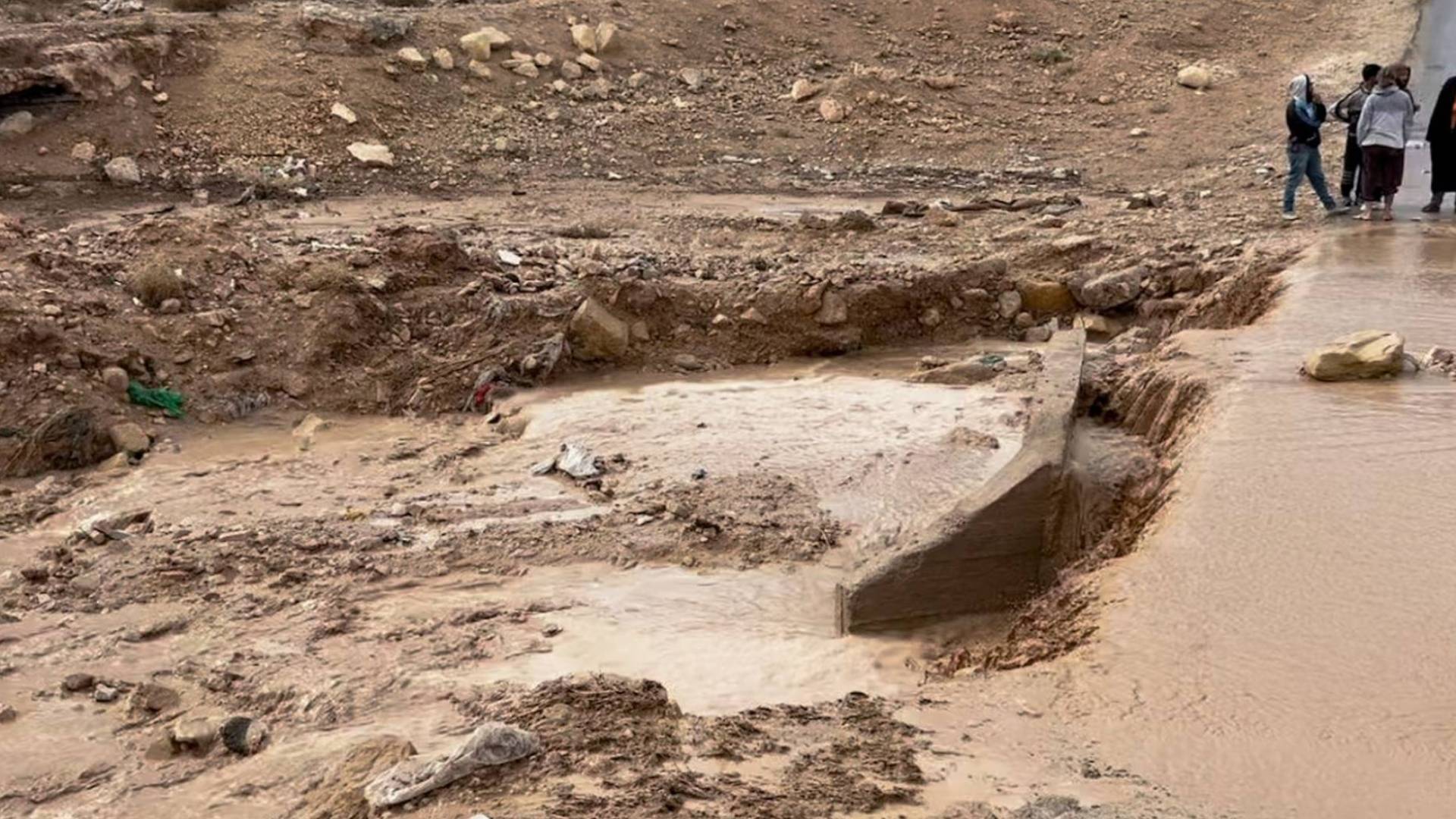 سيول جارفة في احدى المناطق بالأردن