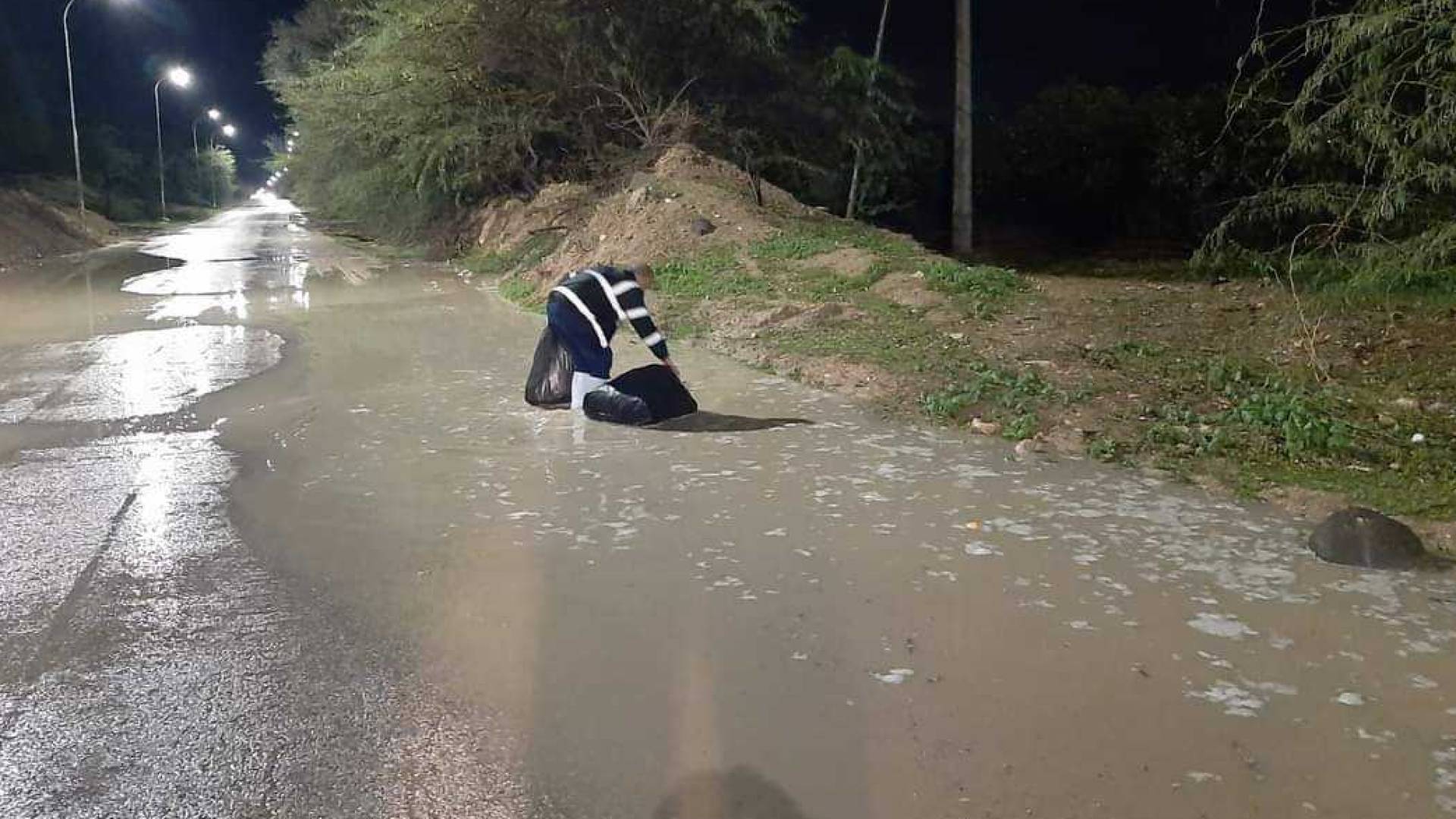 التعامل مع اغلاقات لعبارات تصريف مياه الأمطار في الأغوار الشمالية